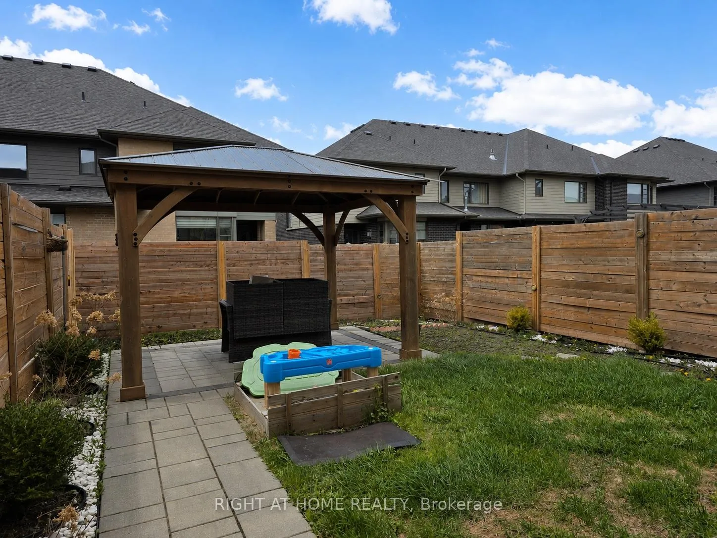 Photo 15 of 616 Rowers Way, Ottawa, Riverside South/Gloucester Glen — HOMEH