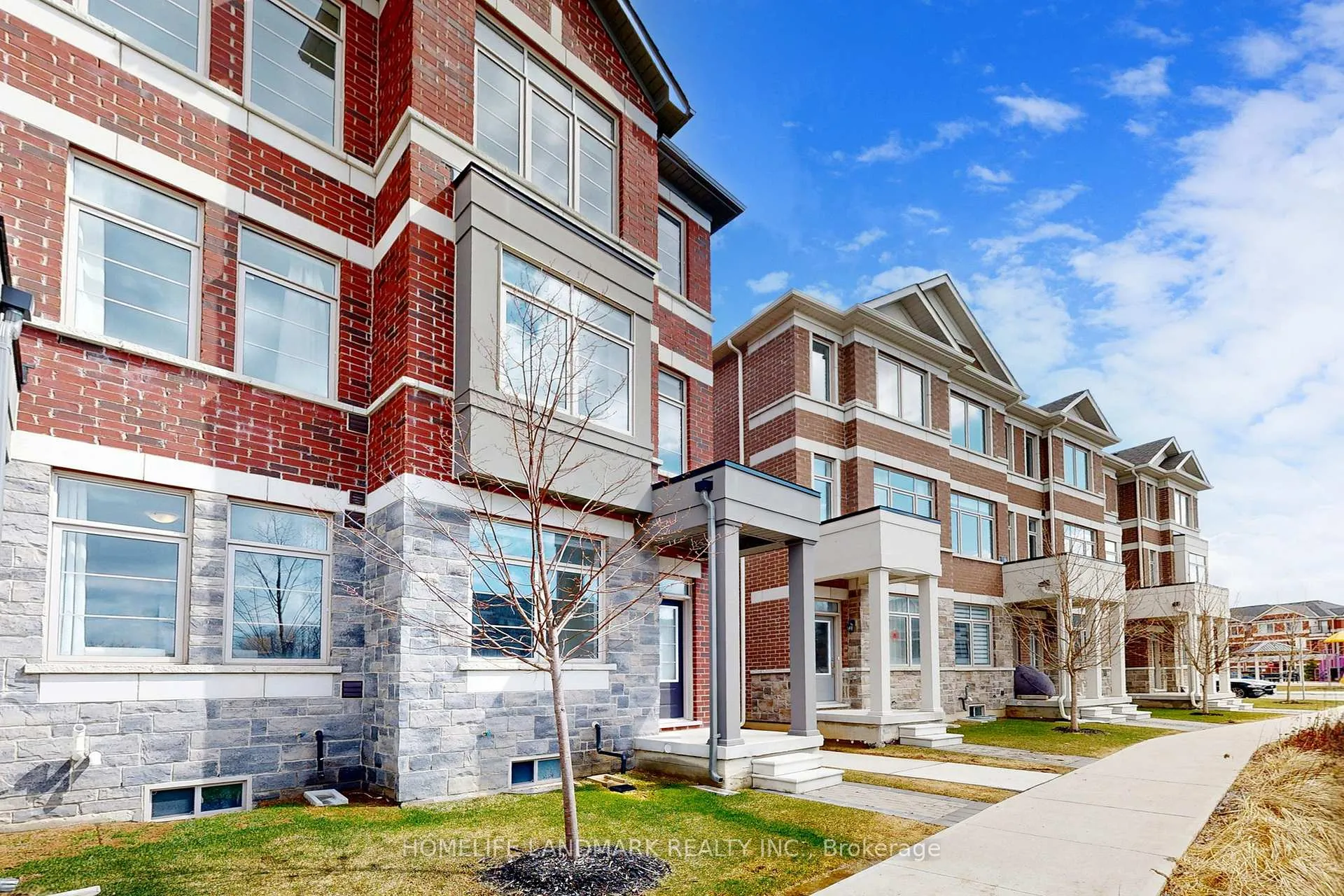 Photo 2 of 34 Stoeber Lane, Markham, Box Grove — HOMEH