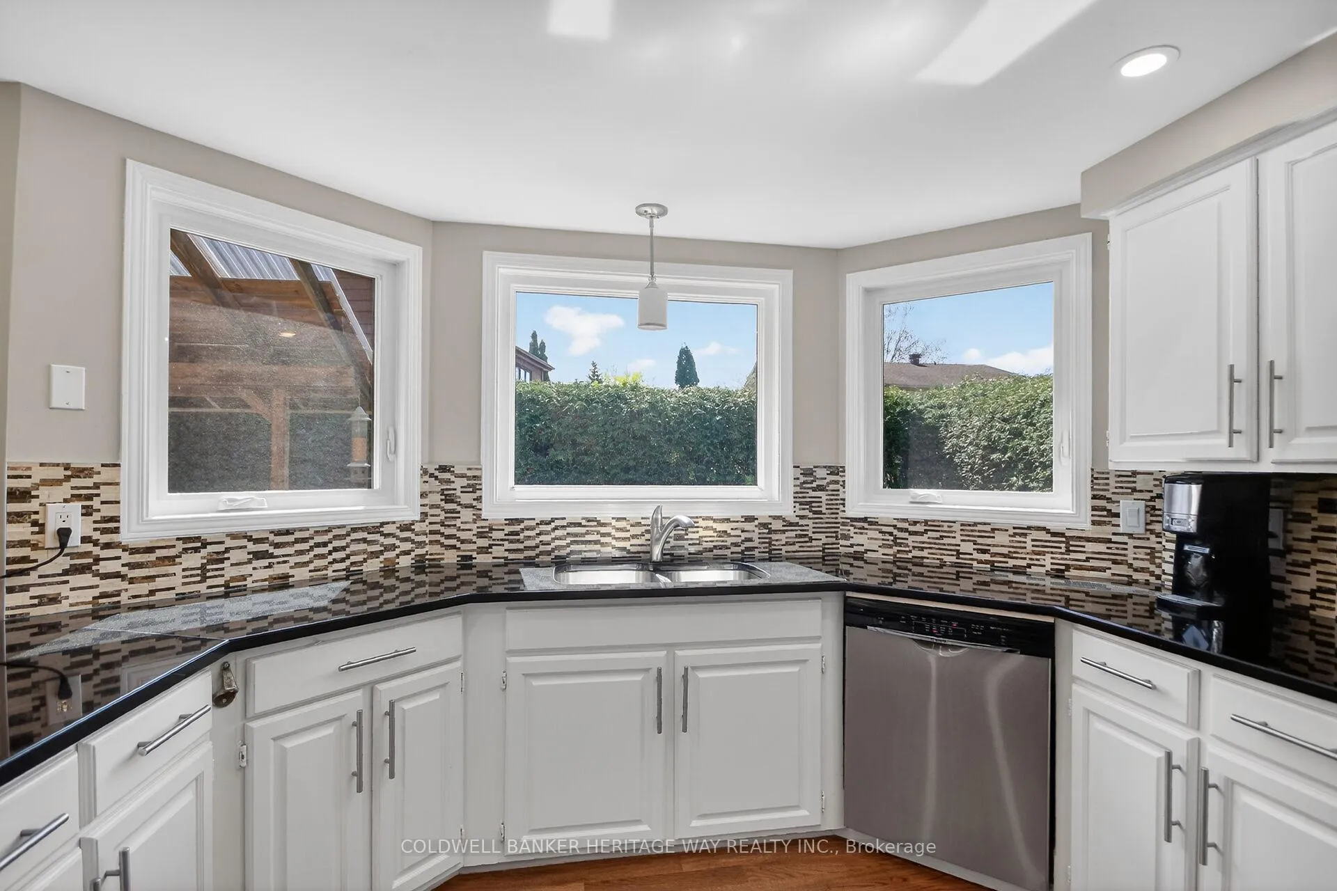 Photo 16 of 3106 Uplands Drive, Ottawa, Hunt Club — HOMEH