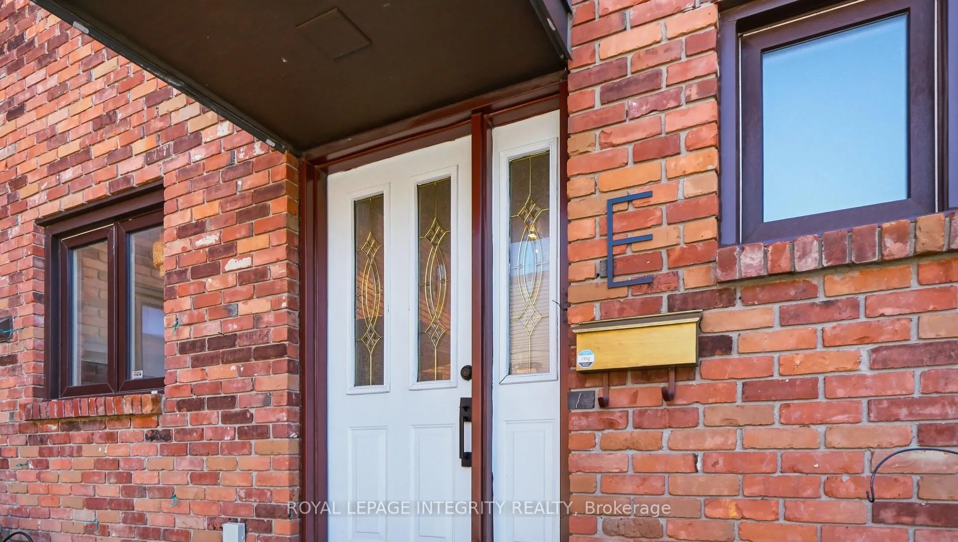 Photo 3 of Unit 5, 3920 Old Richmond Road E, Ottawa, Arbeatha Park — HOMEH