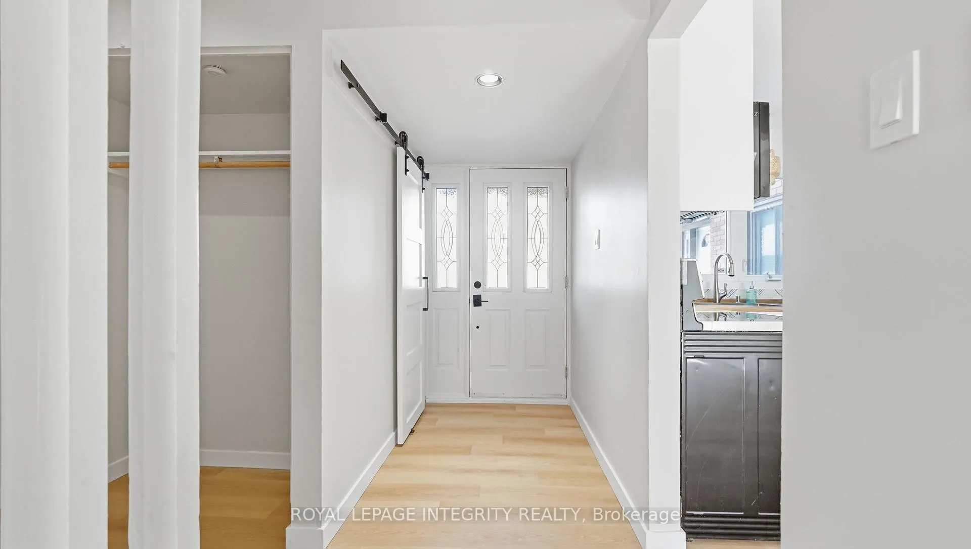 Photo 5 of Unit 5, 3920 Old Richmond Road E, Ottawa, Arbeatha Park — HOMEH
