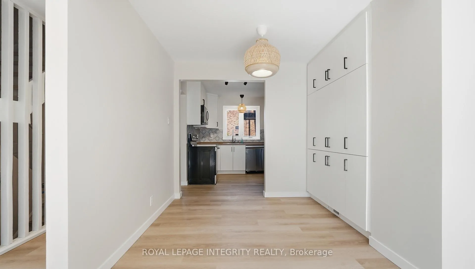 Photo 11 of Unit 5, 3920 Old Richmond Road E, Ottawa, Arbeatha Park — HOMEH