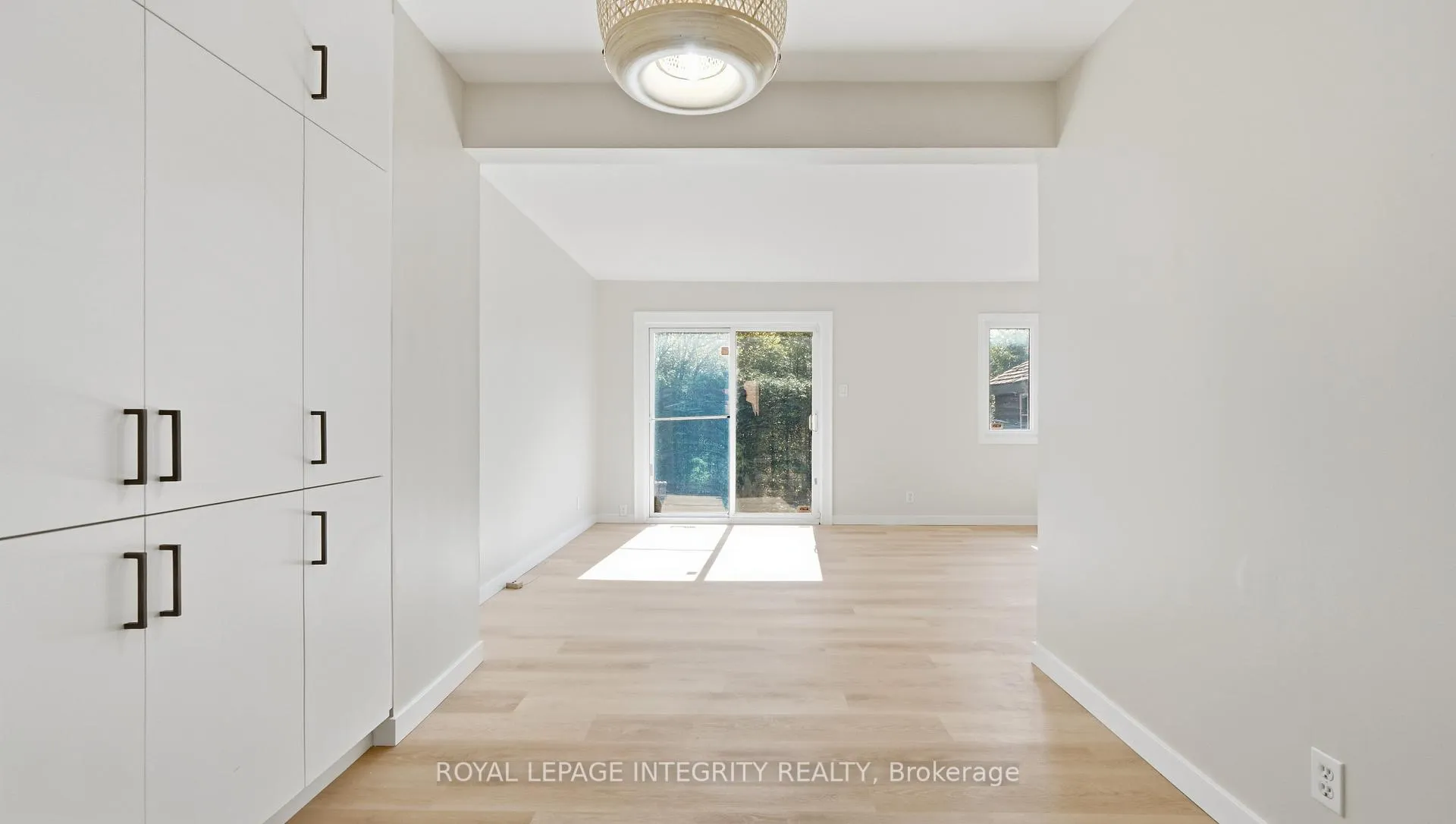 Photo 17 of Unit 5, 3920 Old Richmond Road E, Ottawa, Arbeatha Park — HOMEH
