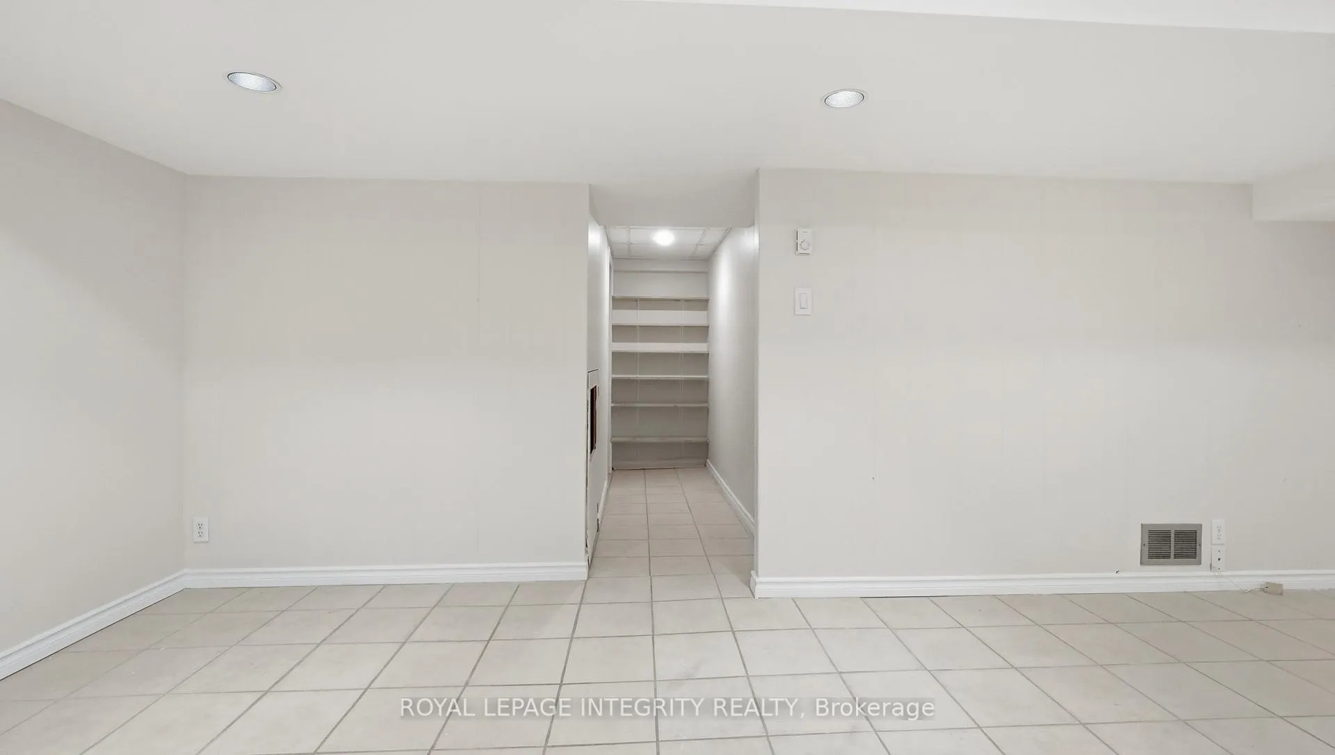 Photo 23 of Unit 5, 3920 Old Richmond Road E, Ottawa, Arbeatha Park — HOMEH