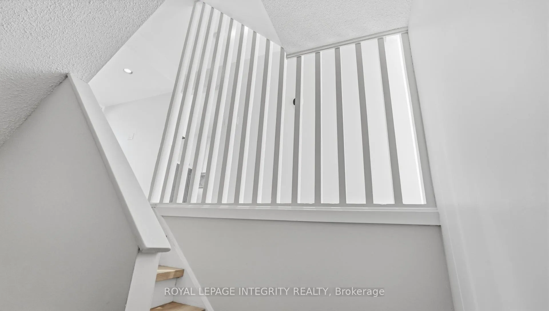 Photo 25 of Unit 5, 3920 Old Richmond Road E, Ottawa, Arbeatha Park — HOMEH