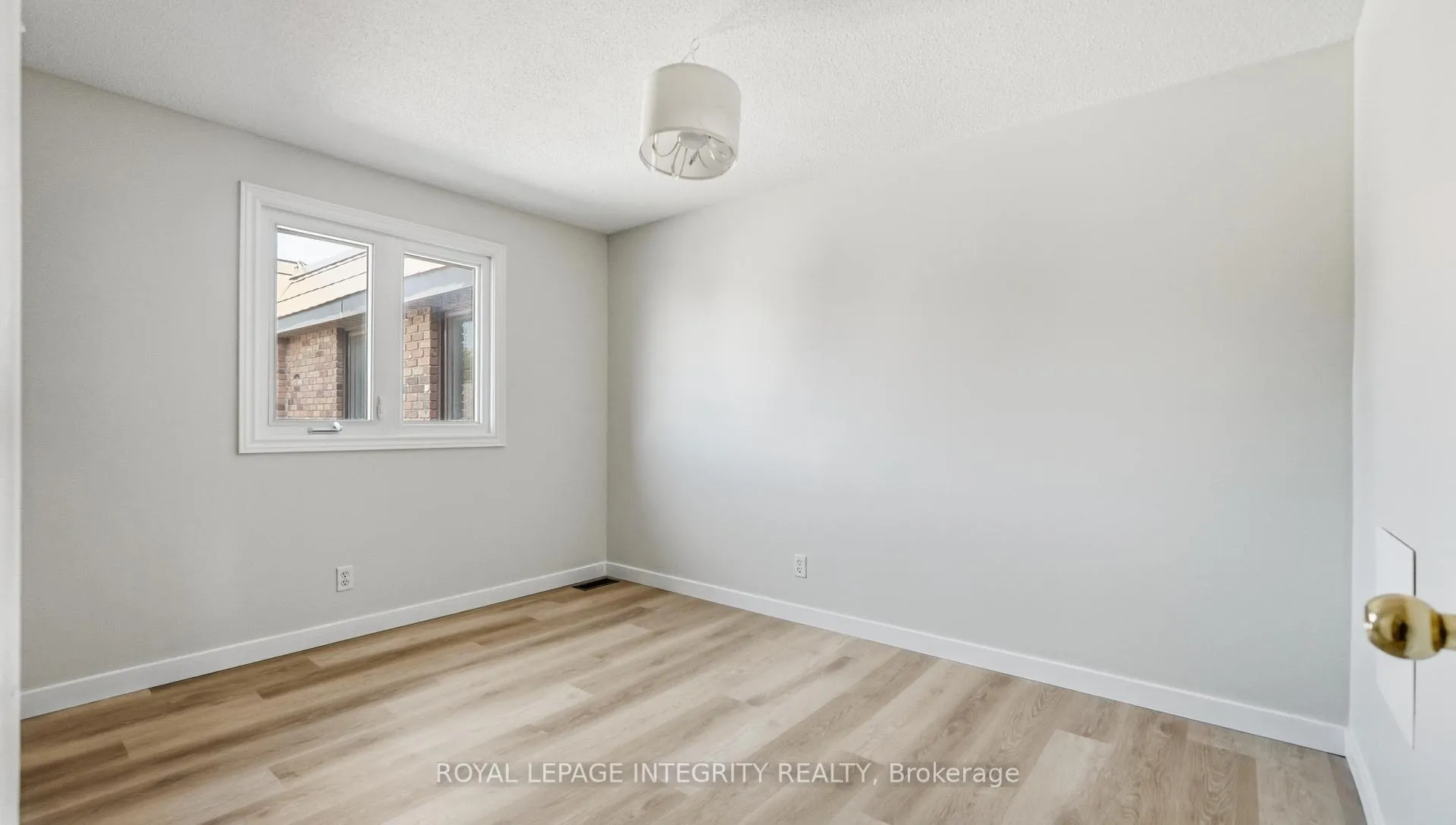 Photo 31 of Unit 5, 3920 Old Richmond Road E, Ottawa, Arbeatha Park — HOMEH