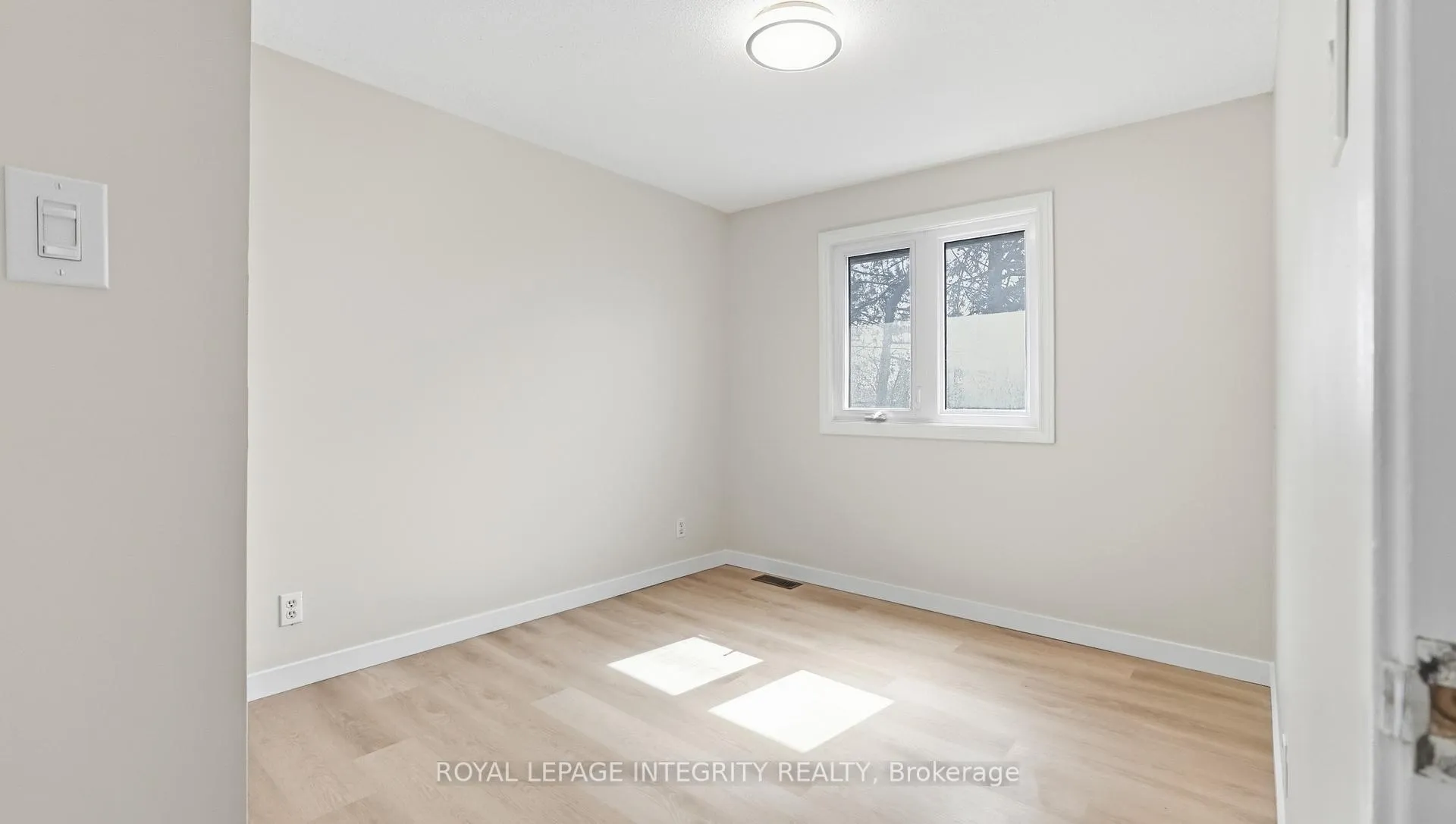 Photo 35 of Unit 5, 3920 Old Richmond Road E, Ottawa, Arbeatha Park — HOMEH