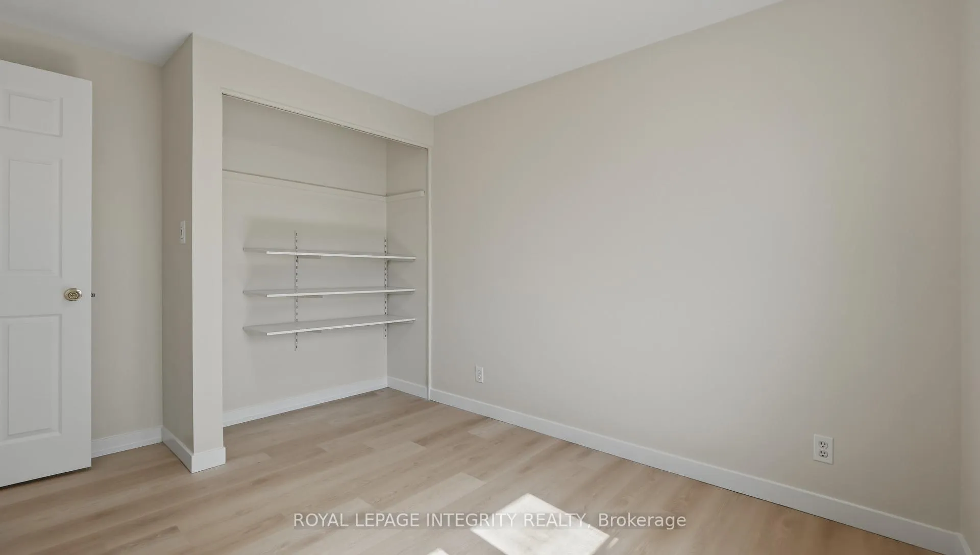 Photo 36 of Unit 5, 3920 Old Richmond Road E, Ottawa, Arbeatha Park — HOMEH