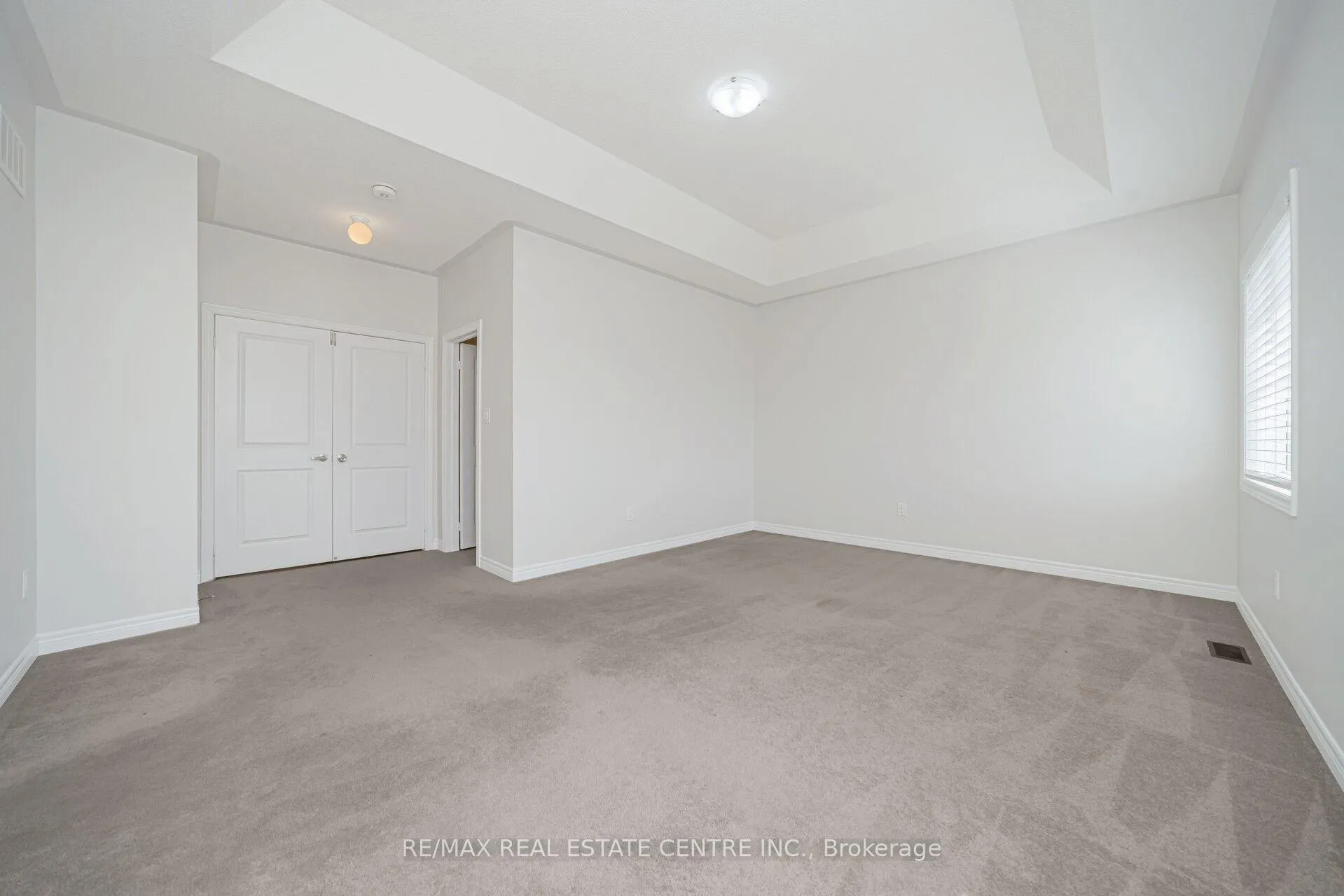 Photo 16 of 26 Fruitvale Circle, Brampton, Northwest Brampton — HOMEH