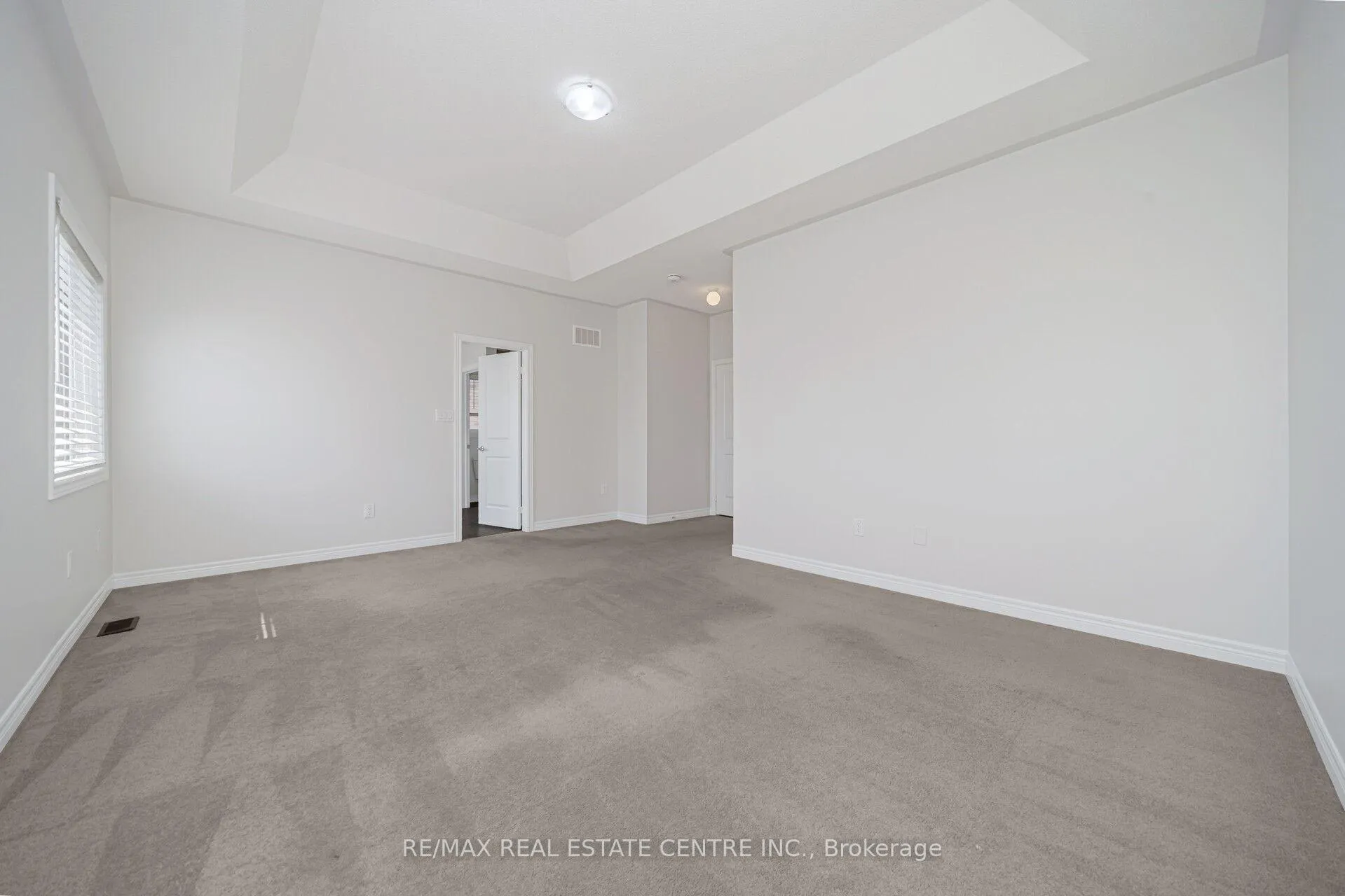 Photo 17 of 26 Fruitvale Circle, Brampton, Northwest Brampton — HOMEH