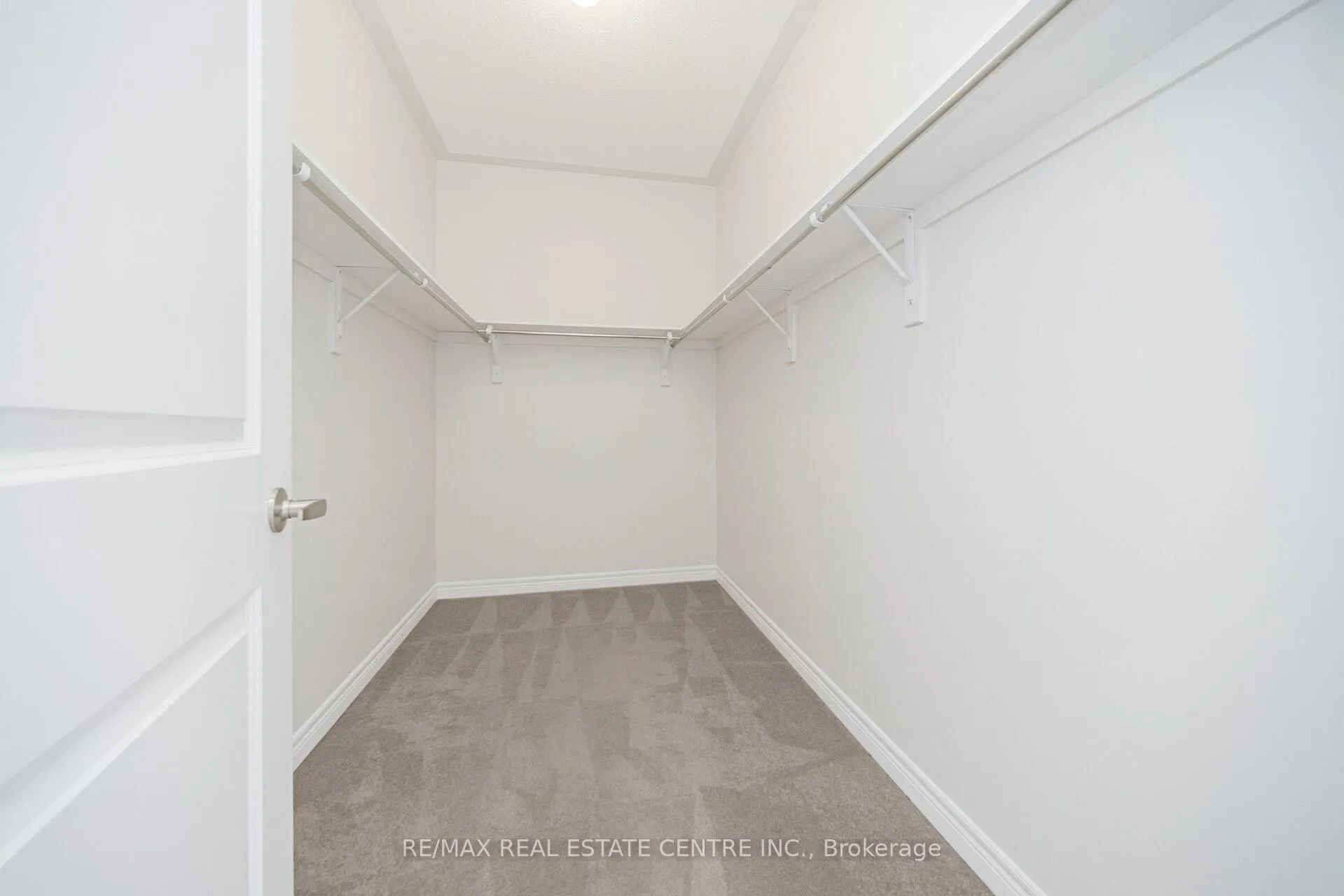 Photo 20 of 26 Fruitvale Circle, Brampton, Northwest Brampton — HOMEH