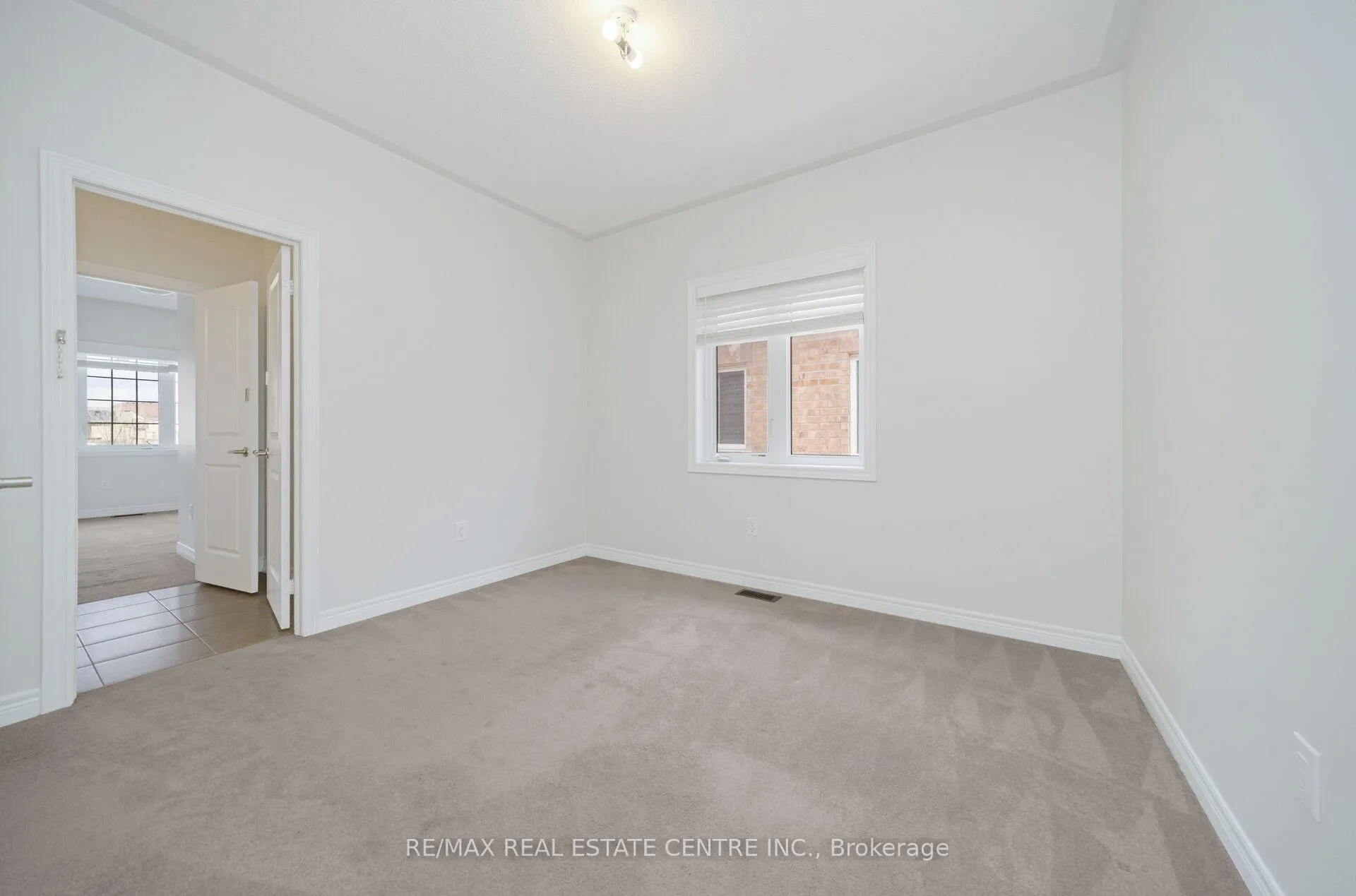 Photo 21 of 26 Fruitvale Circle, Brampton, Northwest Brampton — HOMEH