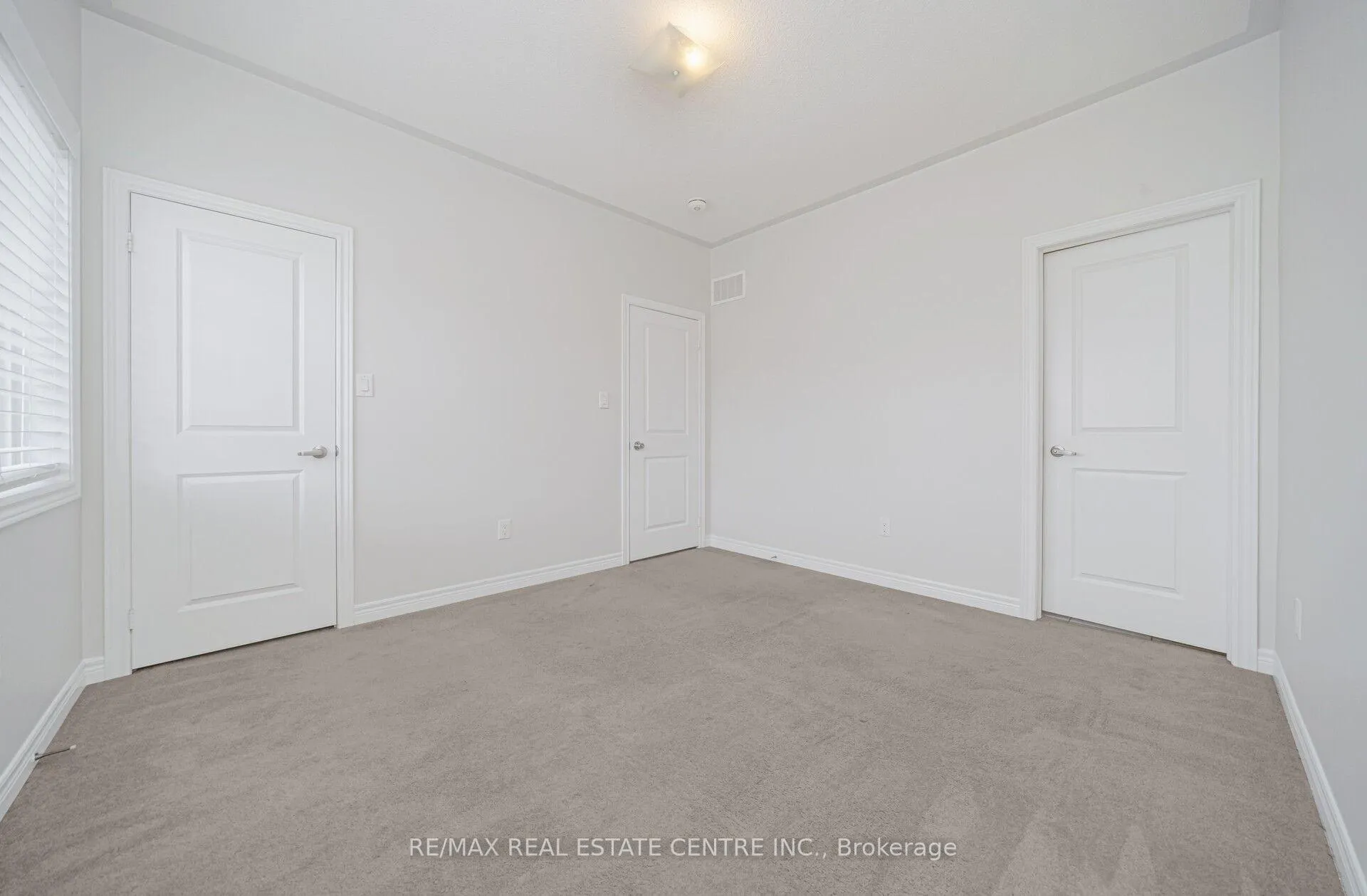 Photo 27 of 26 Fruitvale Circle, Brampton, Northwest Brampton — HOMEH