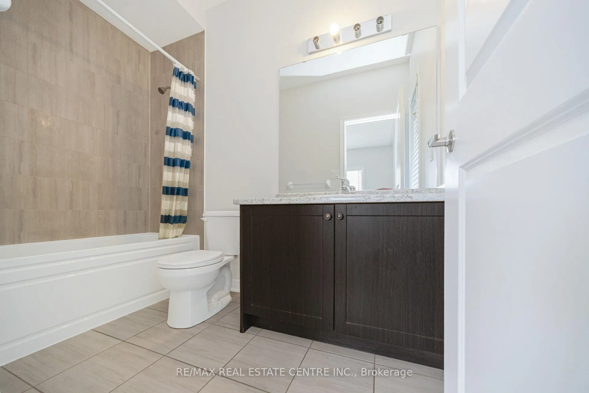 Photo 28 of 26 Fruitvale Circle, Brampton, Northwest Brampton — HOMEH