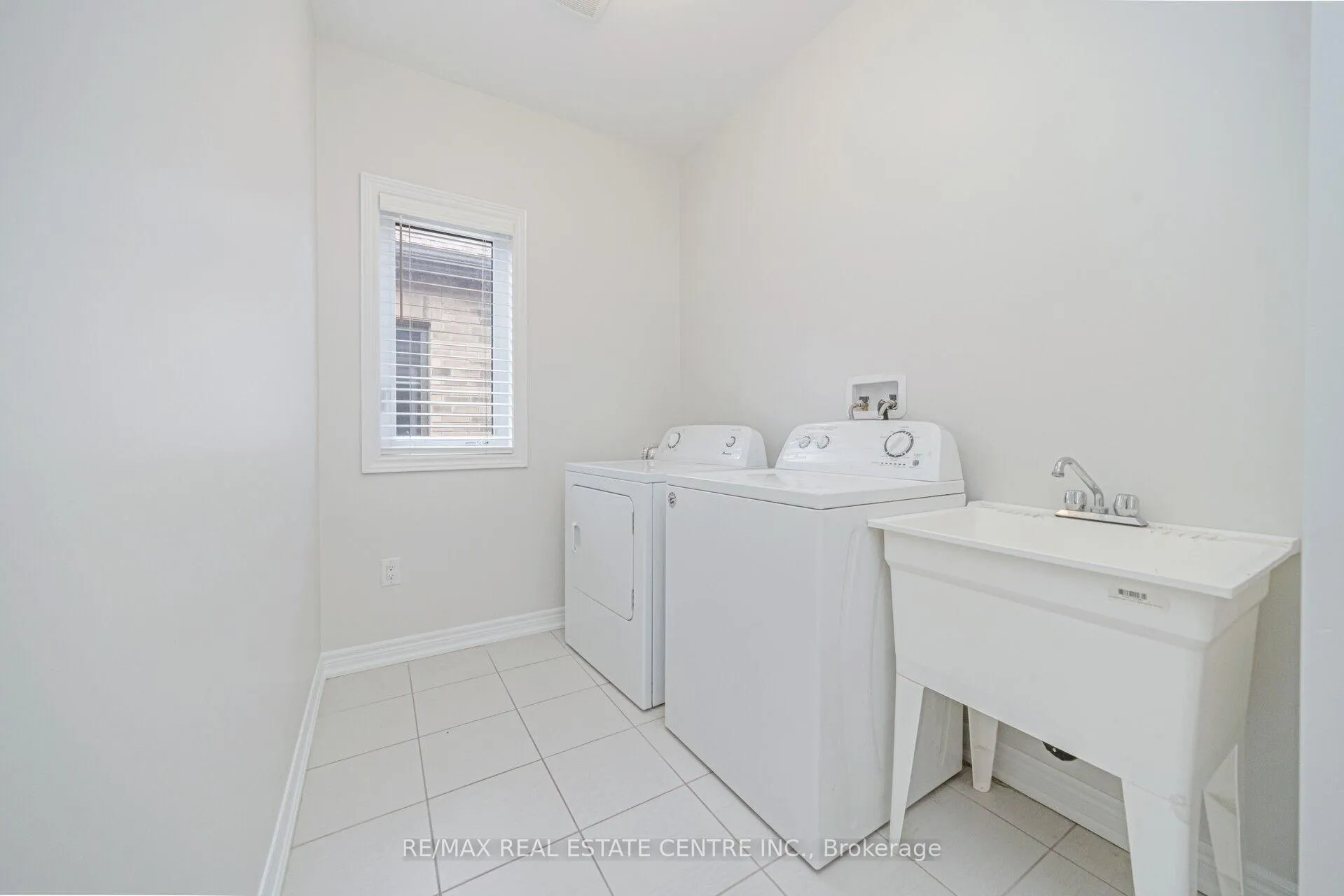 Photo 29 of 26 Fruitvale Circle, Brampton, Northwest Brampton — HOMEH