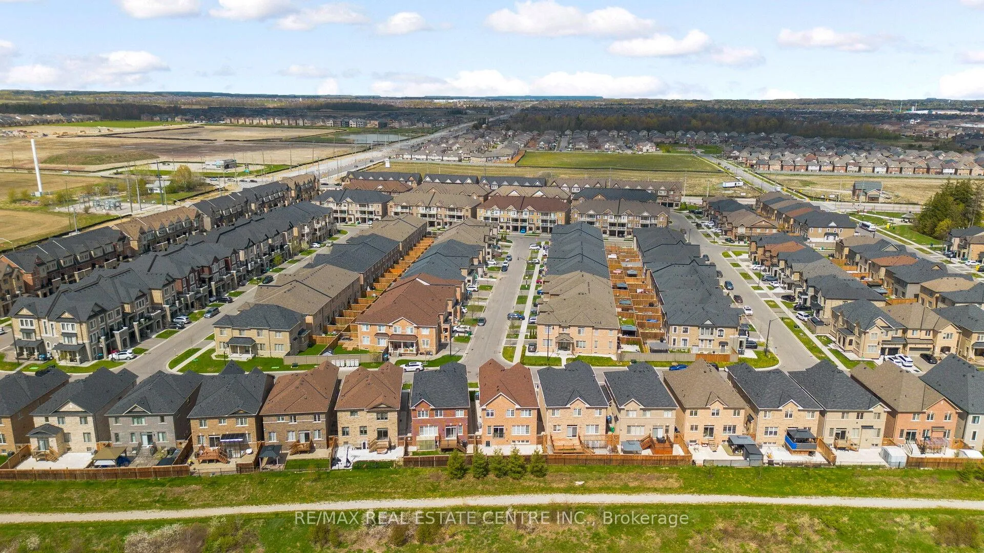 Photo 47 of 26 Fruitvale Circle, Brampton, Northwest Brampton — HOMEH