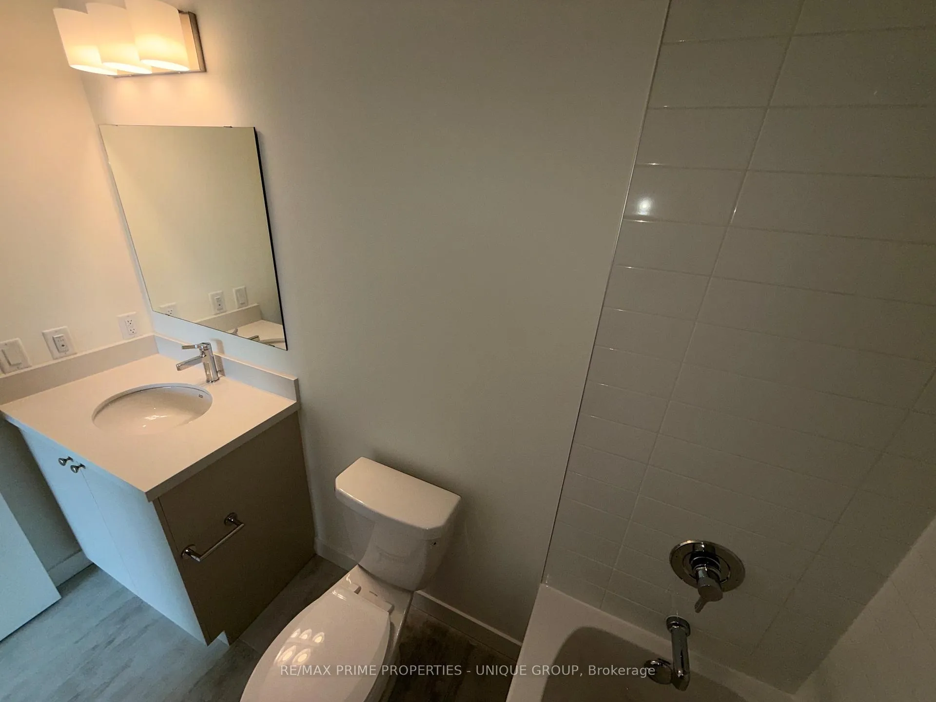 Photo 12 of Unit 815, 51 Clarington Boulevard, Clarington, Bowmanville — HOMEH