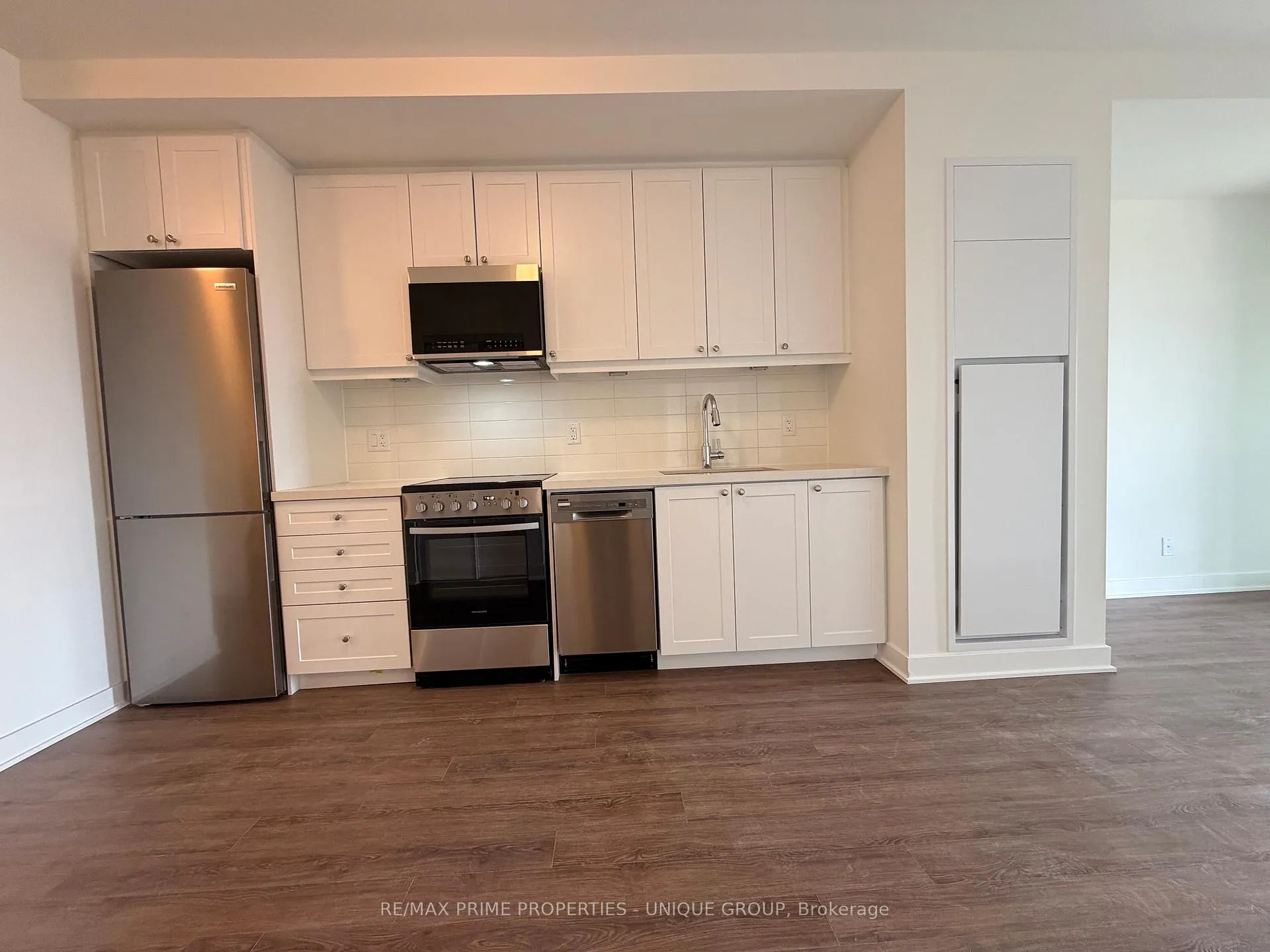 Photo 8 of Unit 615, 51 Clarington Boulevard, Clarington, Bowmanville — HOMEH