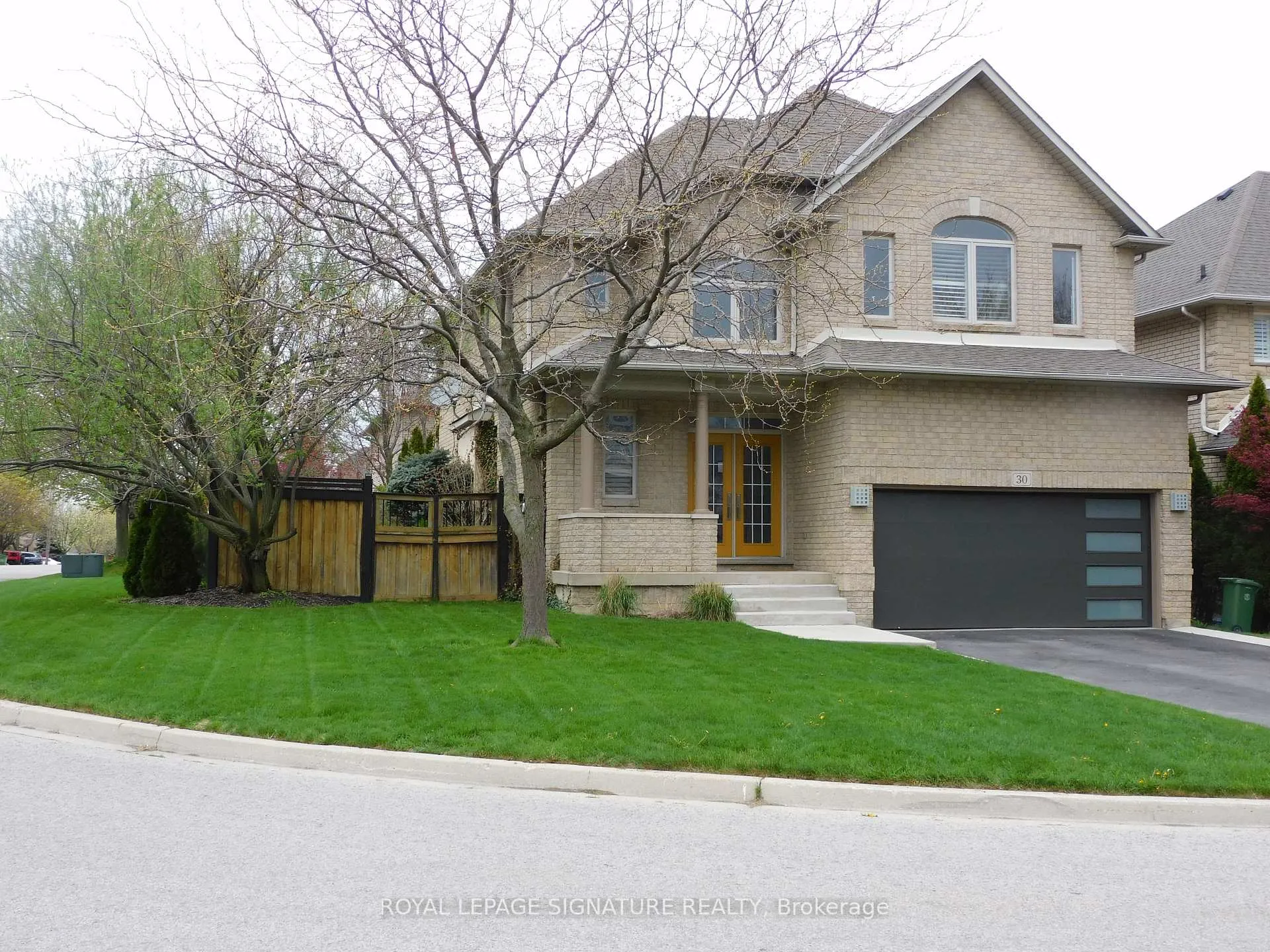 Photo 1 of 30 Walcotte Avenue, Hamilton, Meadowlands — HOMEH
