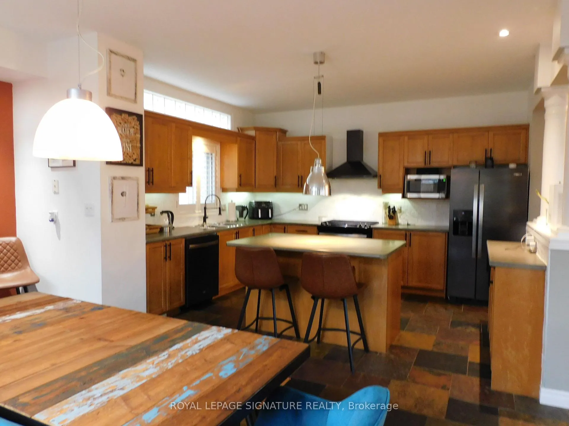 Photo 7 of 30 Walcotte Avenue, Hamilton, Meadowlands — HOMEH