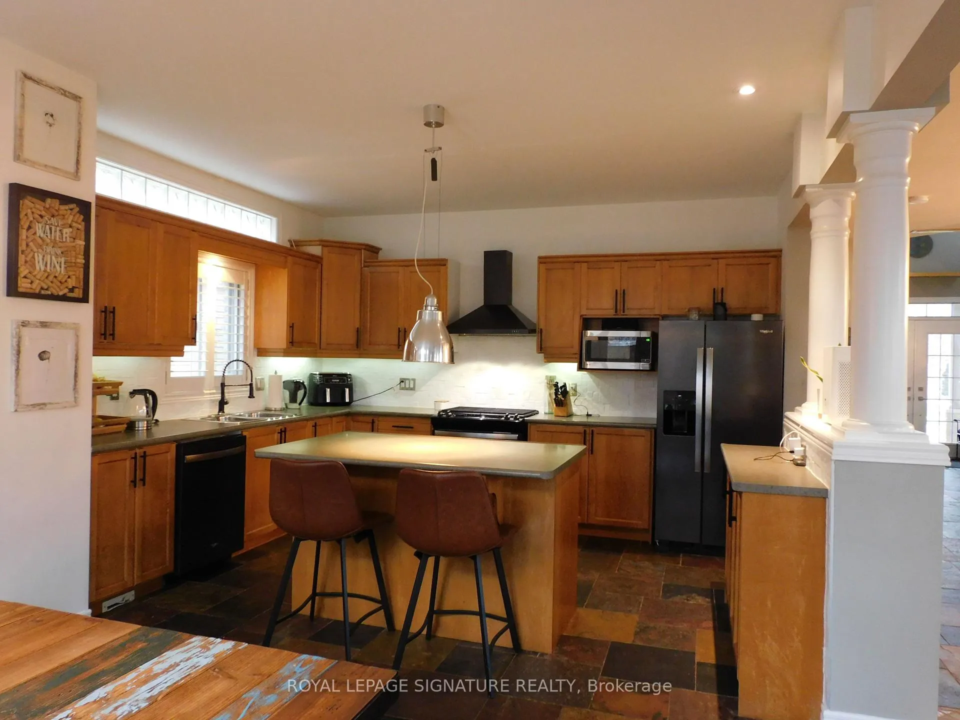 Photo 9 of 30 Walcotte Avenue, Hamilton, Meadowlands — HOMEH