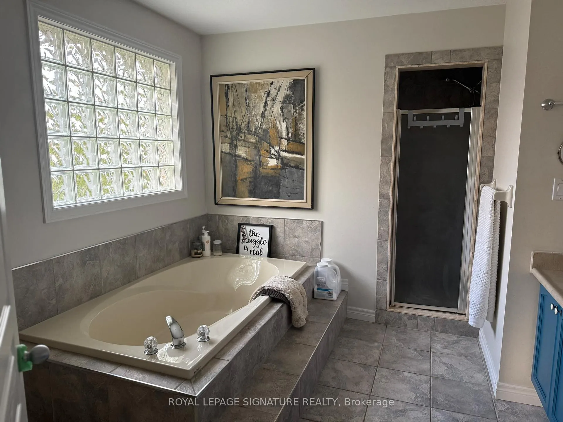 Photo 15 of 30 Walcotte Avenue, Hamilton, Meadowlands — HOMEH