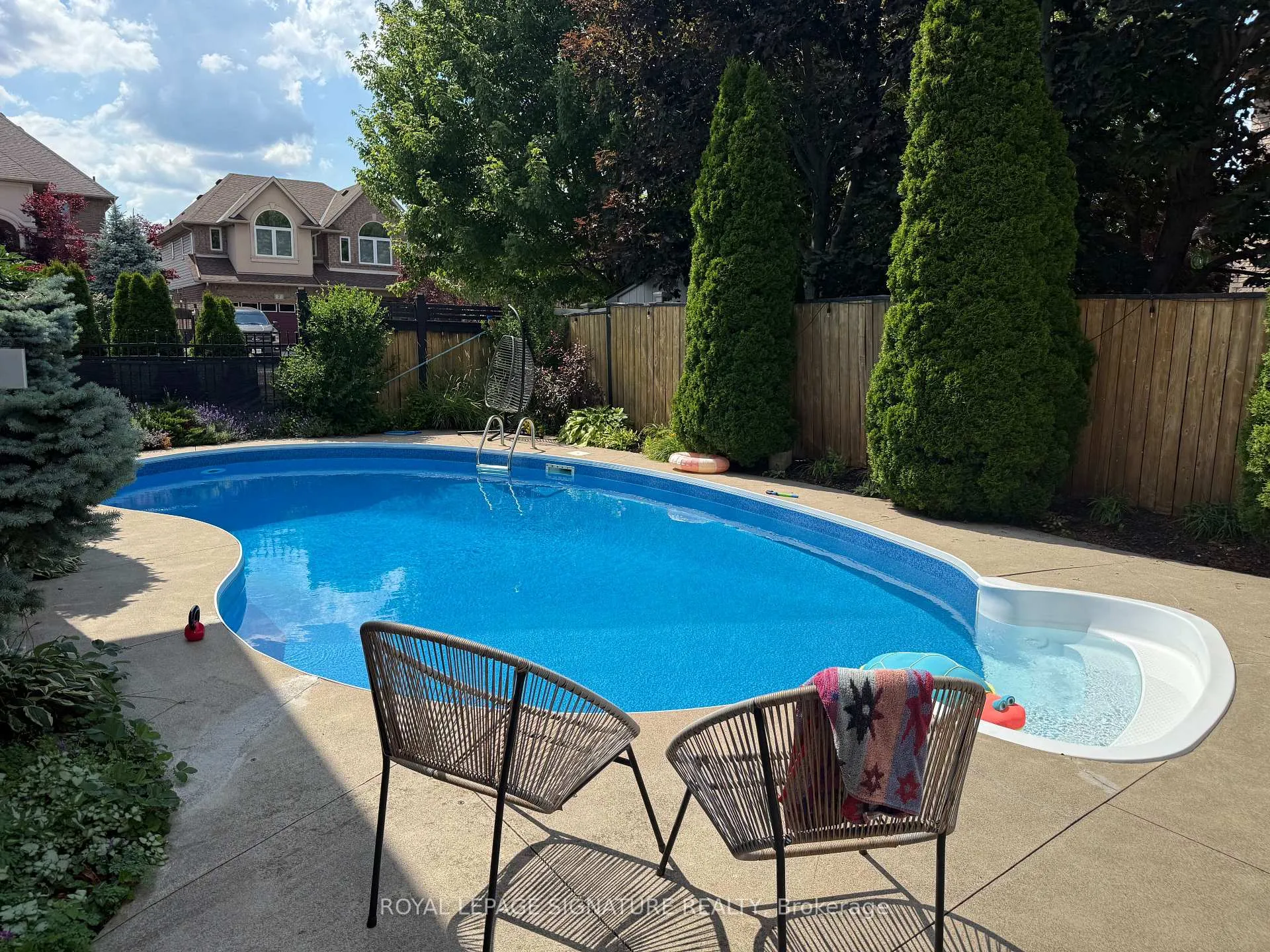 Photo 23 of 30 Walcotte Avenue, Hamilton, Meadowlands — HOMEH