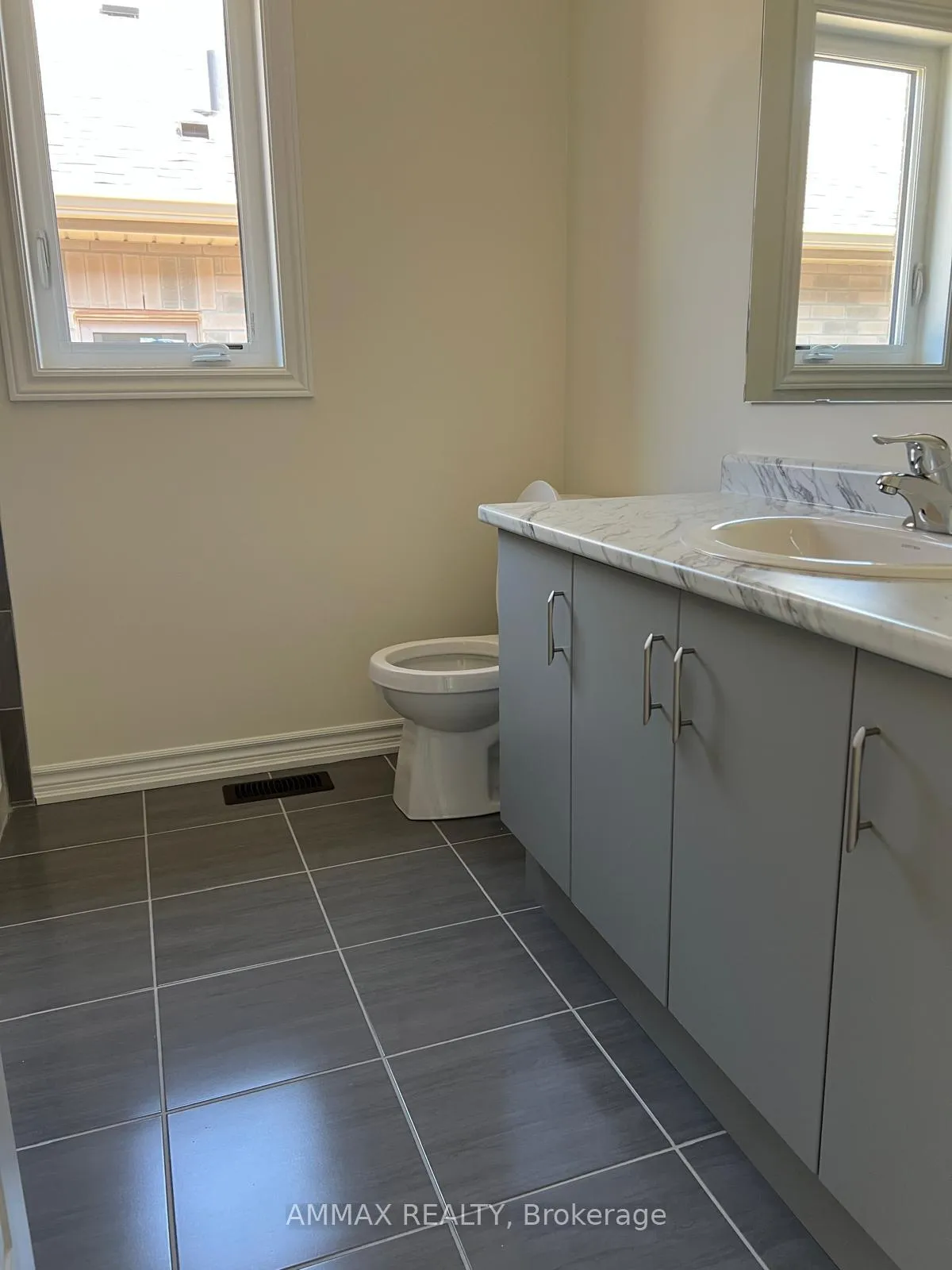 Photo 10 of 2990 zenith Parkway, Pickering, Rural Pickering — HOMEH