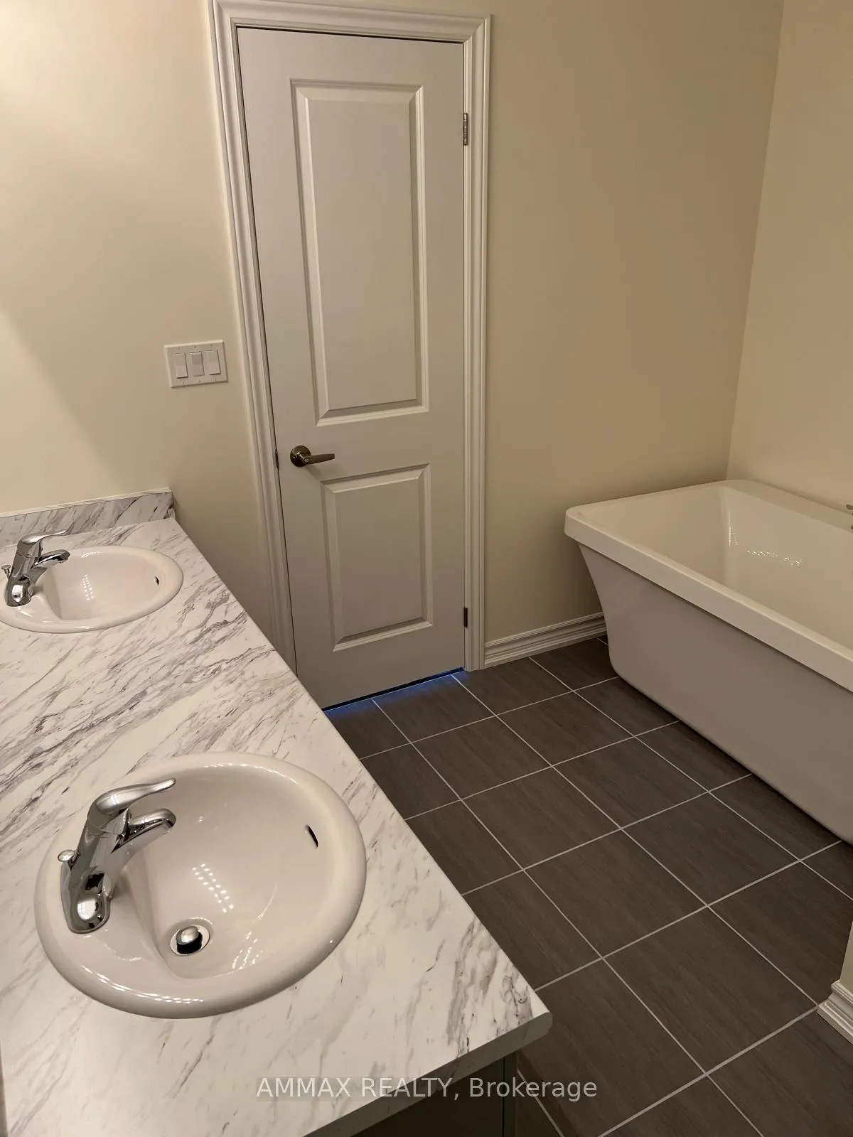Photo 16 of 2990 zenith Parkway, Pickering, Rural Pickering — HOMEH