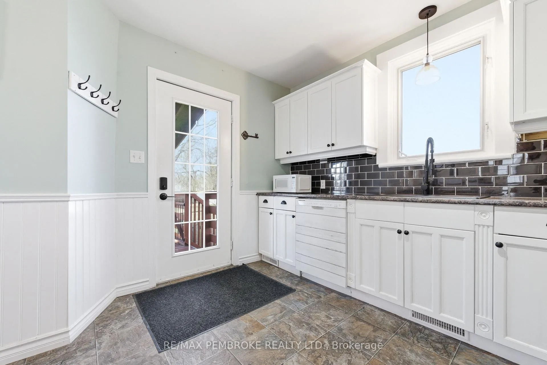 Photo 17 of 566 Perth Street, Pembroke — HOMEH
