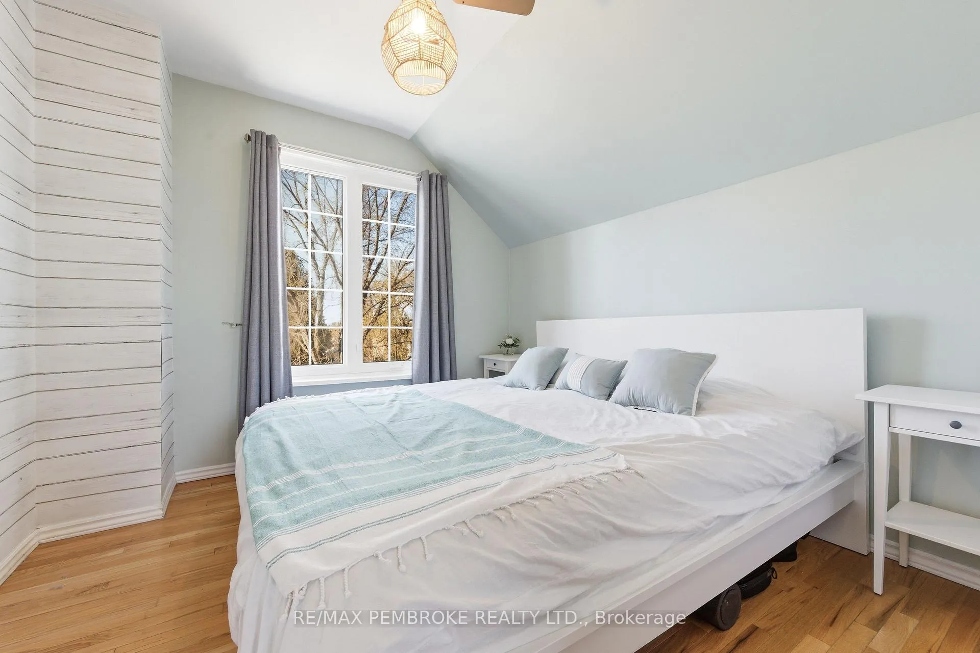 Photo 18 of 566 Perth Street, Pembroke — HOMEH