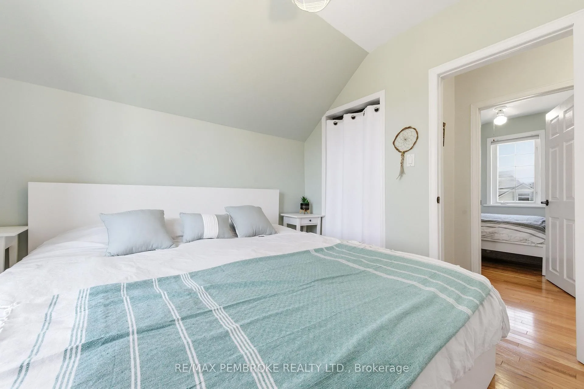 Photo 19 of 566 Perth Street, Pembroke — HOMEH