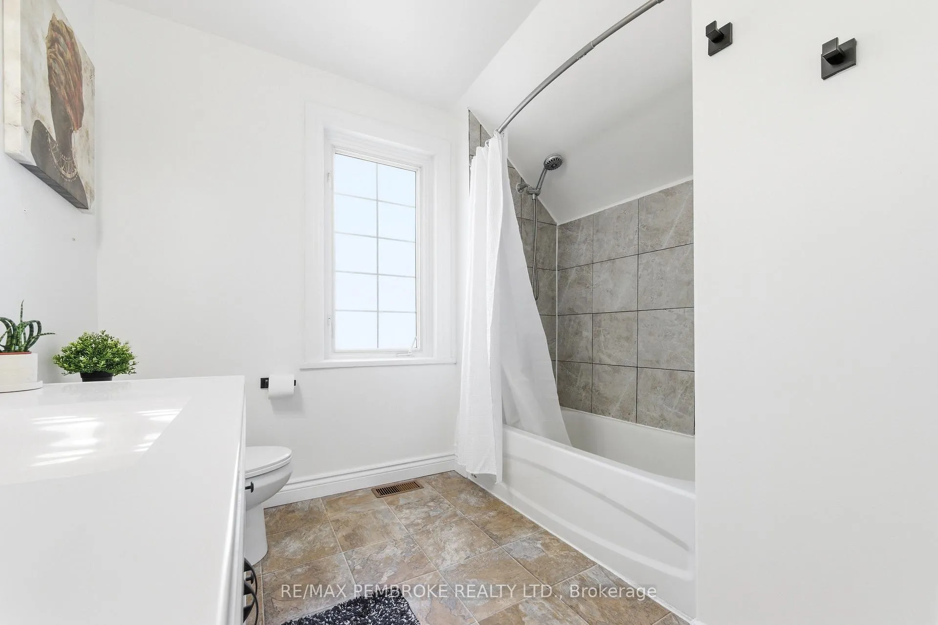 Photo 22 of 566 Perth Street, Pembroke — HOMEH