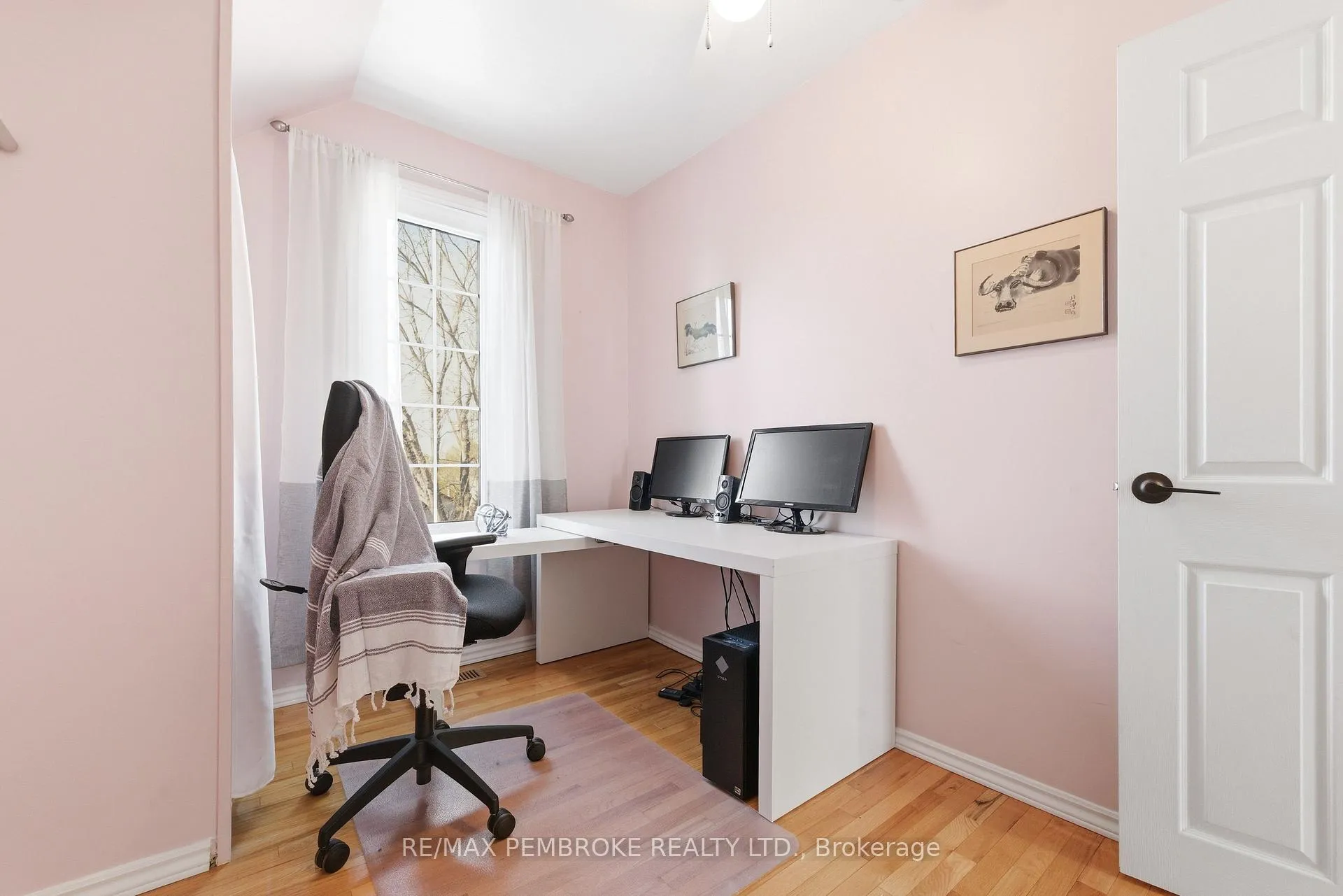 Photo 26 of 566 Perth Street, Pembroke — HOMEH