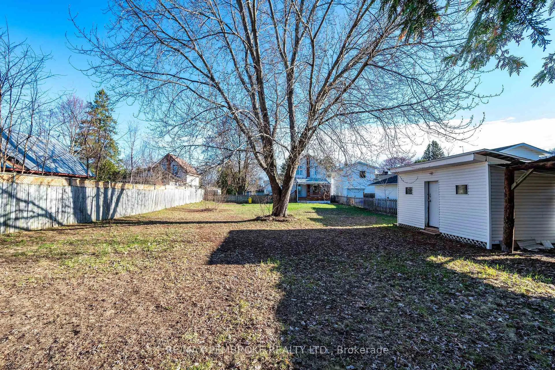 Photo 31 of 566 Perth Street, Pembroke — HOMEH