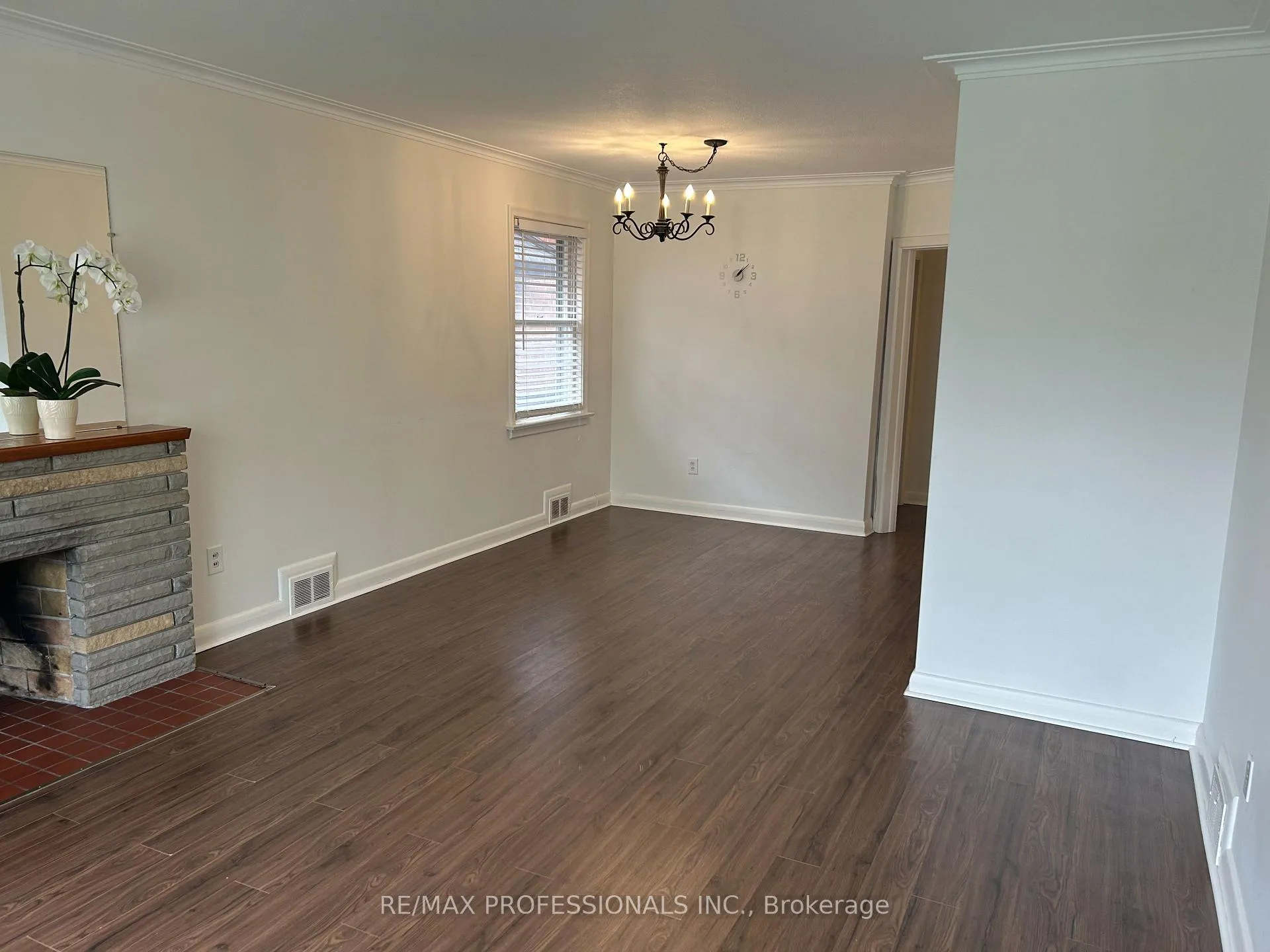 Photo 5 of 47 Claymore Drive, Etobicoke, Stonegate-Queensway — HOMEH