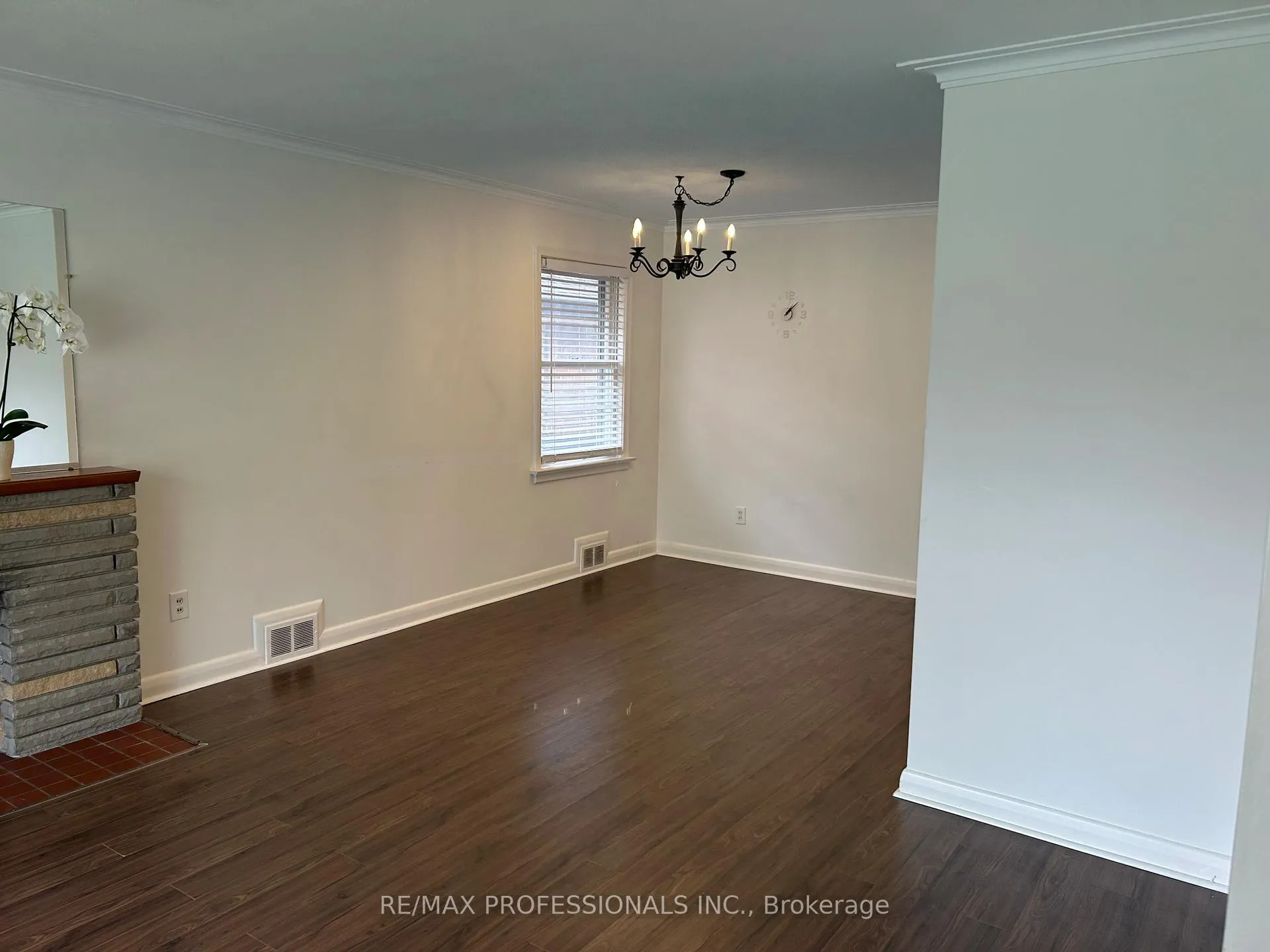 Photo 6 of 47 Claymore Drive, Etobicoke, Stonegate-Queensway — HOMEH