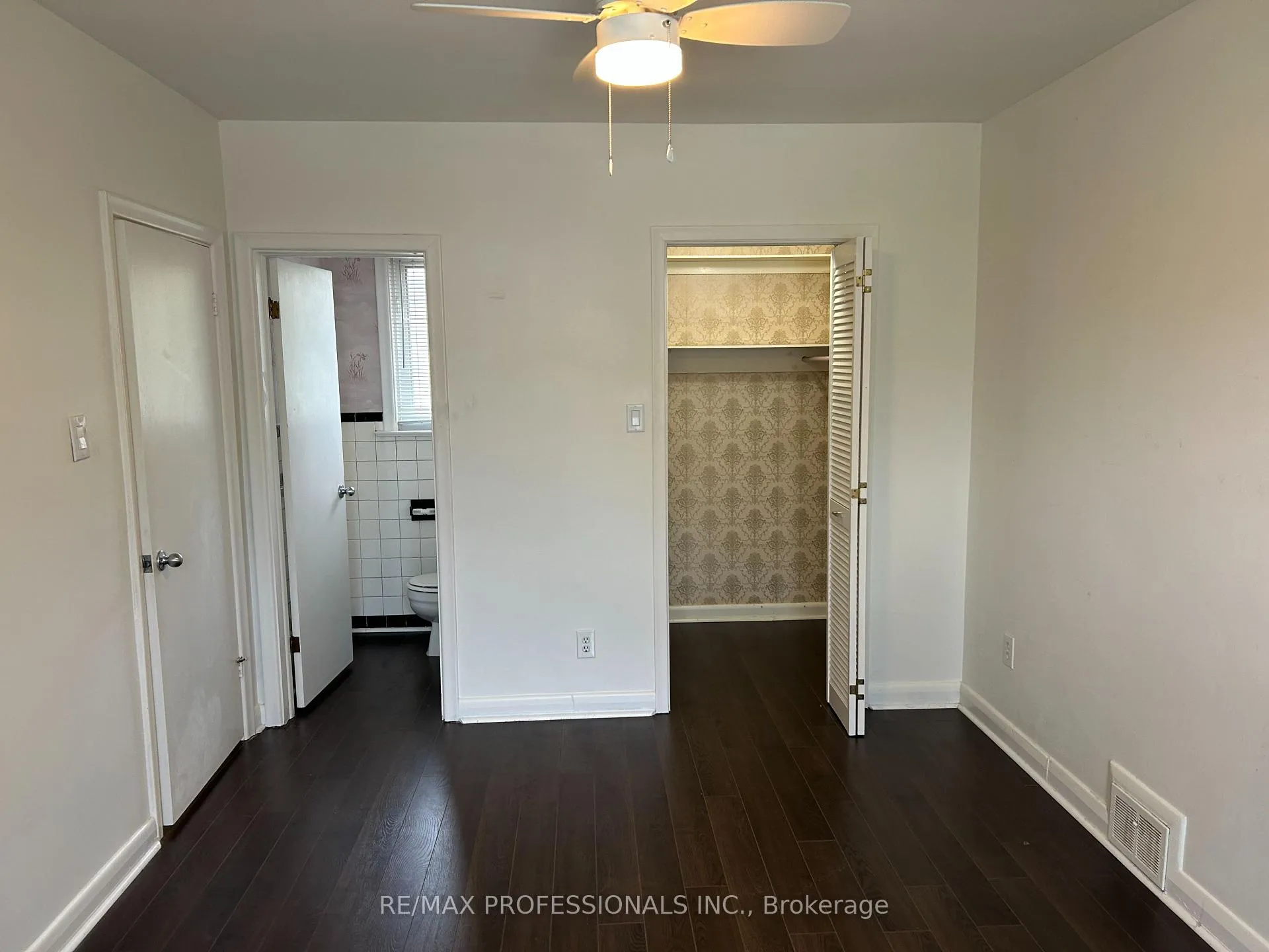 Photo 11 of 47 Claymore Drive, Etobicoke, Stonegate-Queensway — HOMEH
