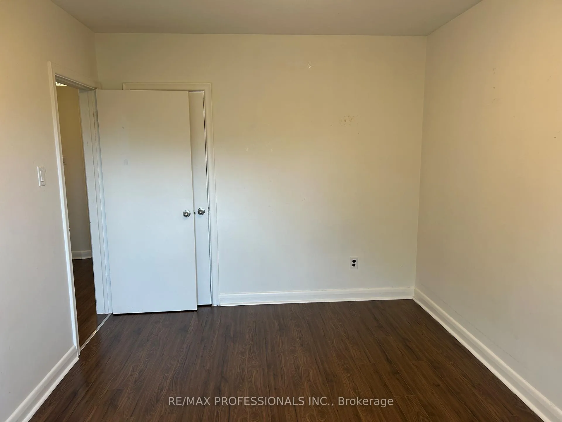 Photo 13 of 47 Claymore Drive, Etobicoke, Stonegate-Queensway — HOMEH