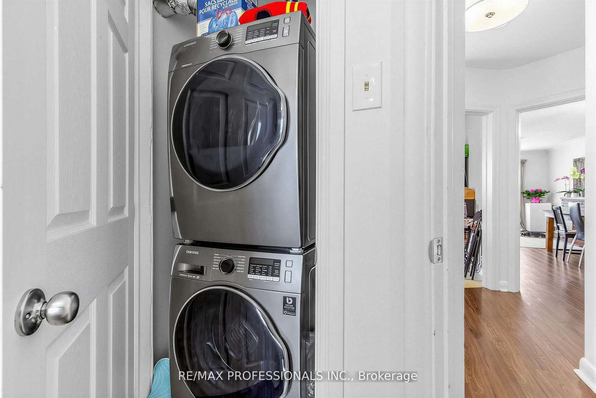 Photo 16 of 47 Claymore Drive, Etobicoke, Stonegate-Queensway — HOMEH