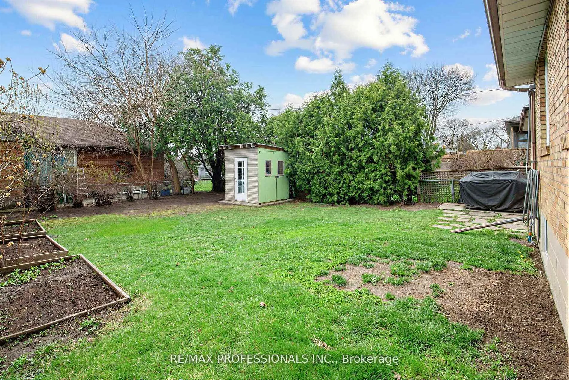 Photo 25 of 47 Claymore Drive, Etobicoke, Stonegate-Queensway — HOMEH