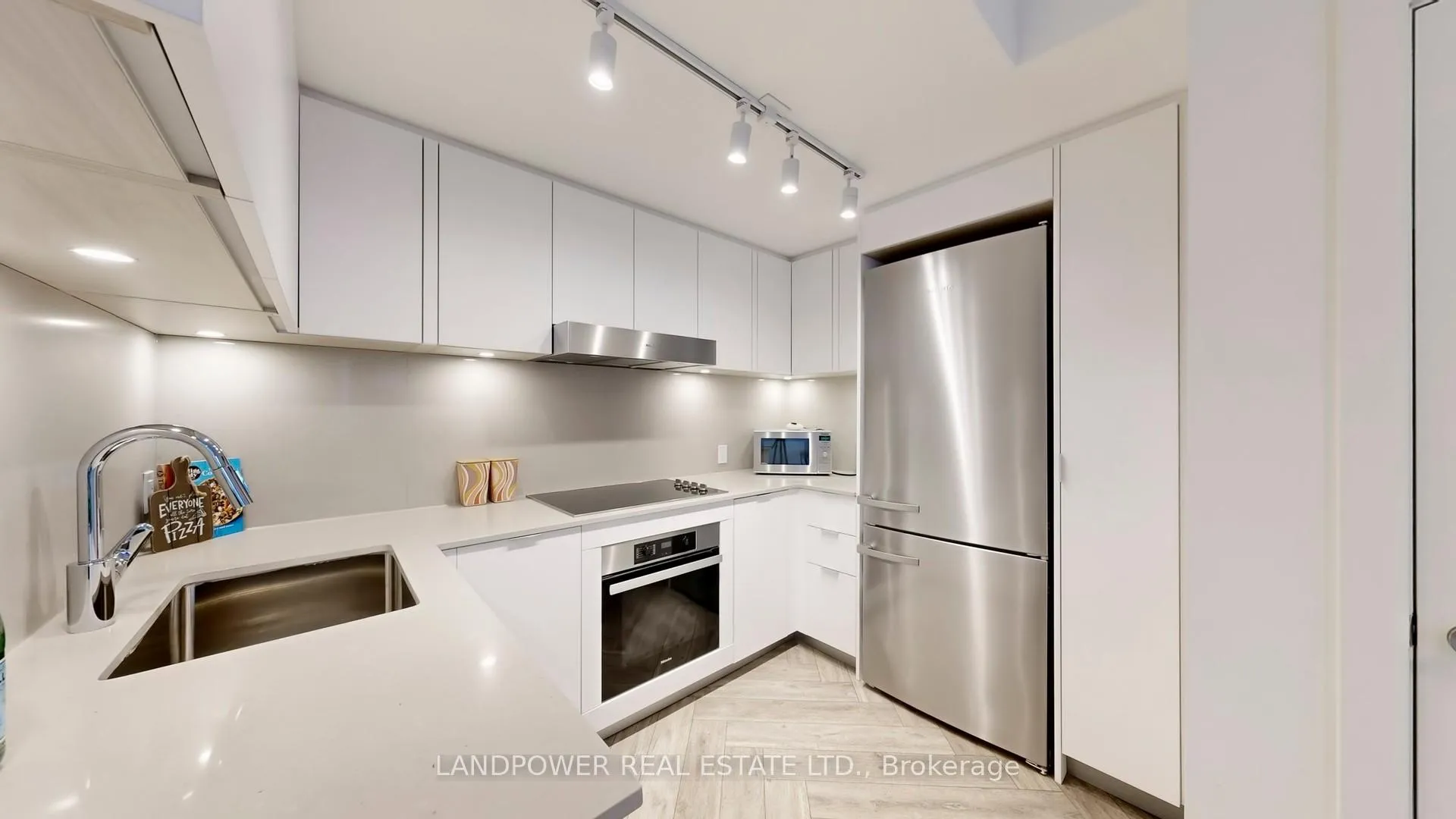 Photo 9 of Unit 1202, 8 Cedarland Drive, Markham, Unionville — HOMEH