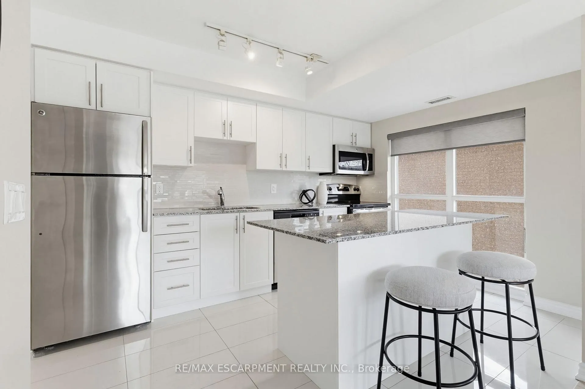 Photo 5 of Unit 204, 5001 Corporate Drive, Burlington, Uptown — HOMEH