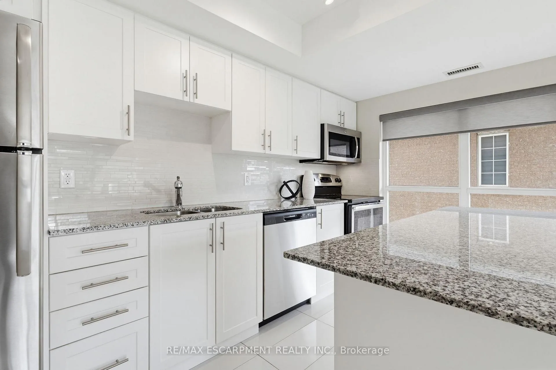 Photo 6 of Unit 204, 5001 Corporate Drive, Burlington, Uptown — HOMEH