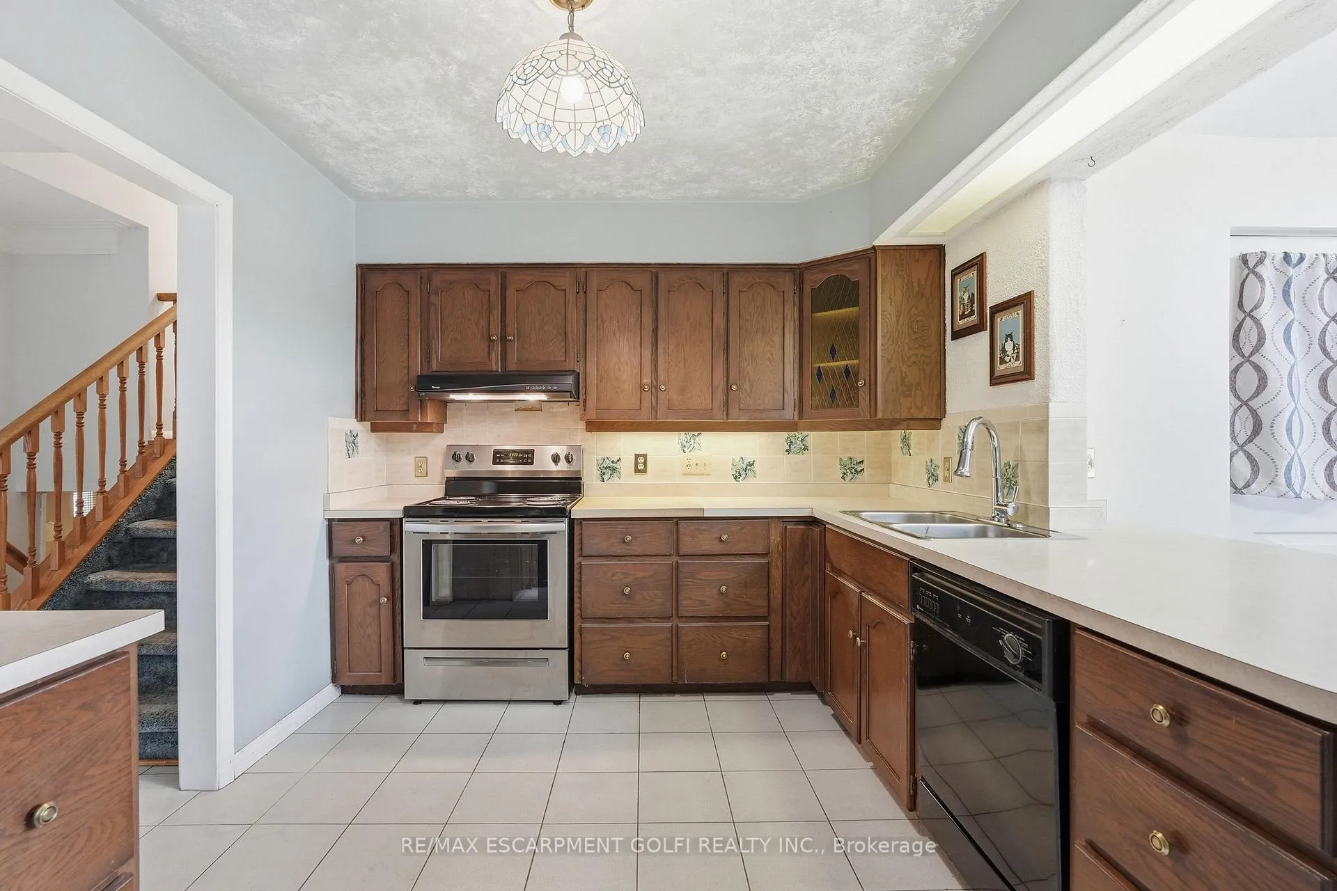 Photo 7 of 57 Galbraith Drive, Hamilton, Stoney Creek — HOMEH