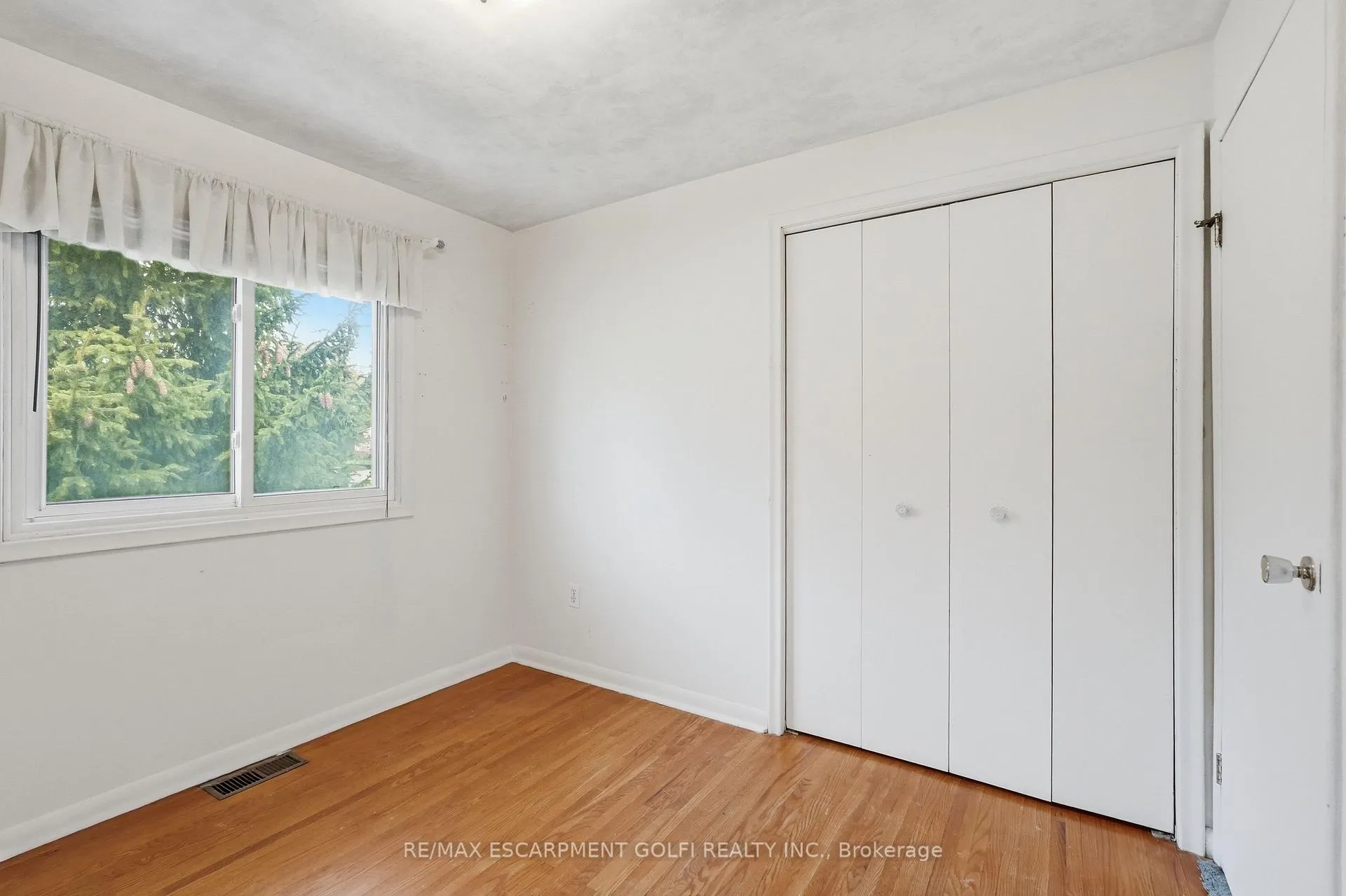 Photo 14 of 57 Galbraith Drive, Hamilton, Stoney Creek — HOMEH