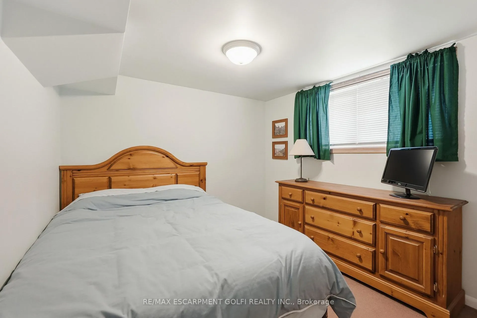 Photo 18 of 57 Galbraith Drive, Hamilton, Stoney Creek — HOMEH
