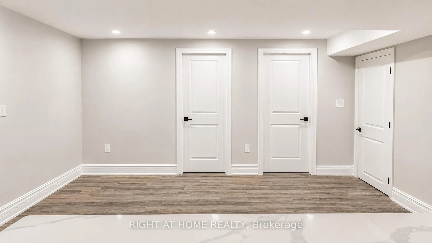 Photo 4 of 1004 Tigerlily Trail, Pickering, Rural Pickering — HOMEH
