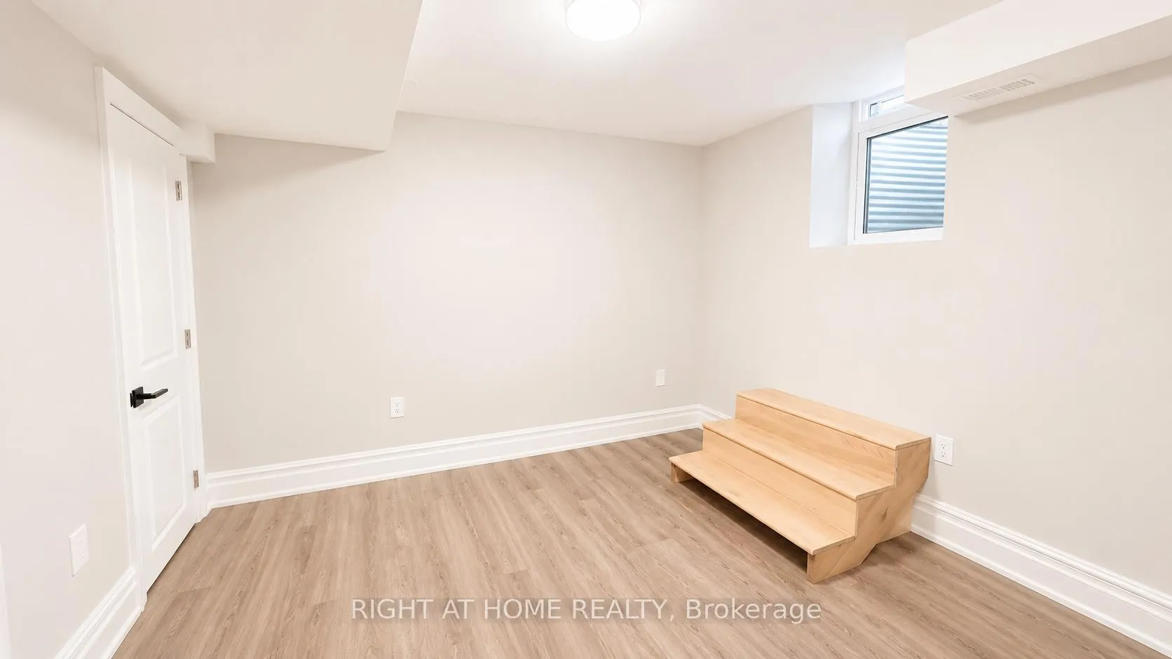 Photo 10 of 1004 Tigerlily Trail, Pickering, Rural Pickering — HOMEH
