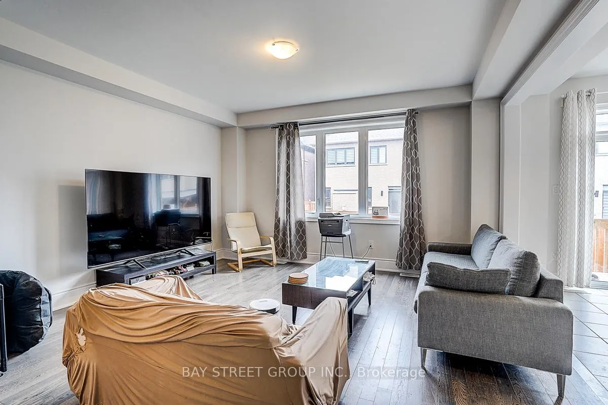 Photo 6 of 19 Nigh Drive, Markham, Middlefield — HOMEH
